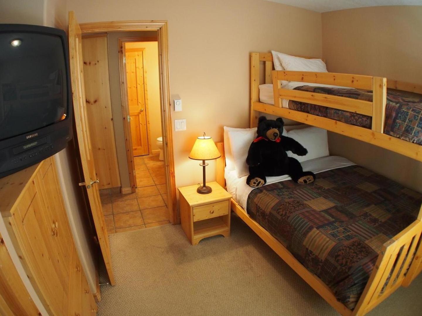 Sun Peaks Vacations - Crystal Forest 07 By Bear Country - Property Image 18