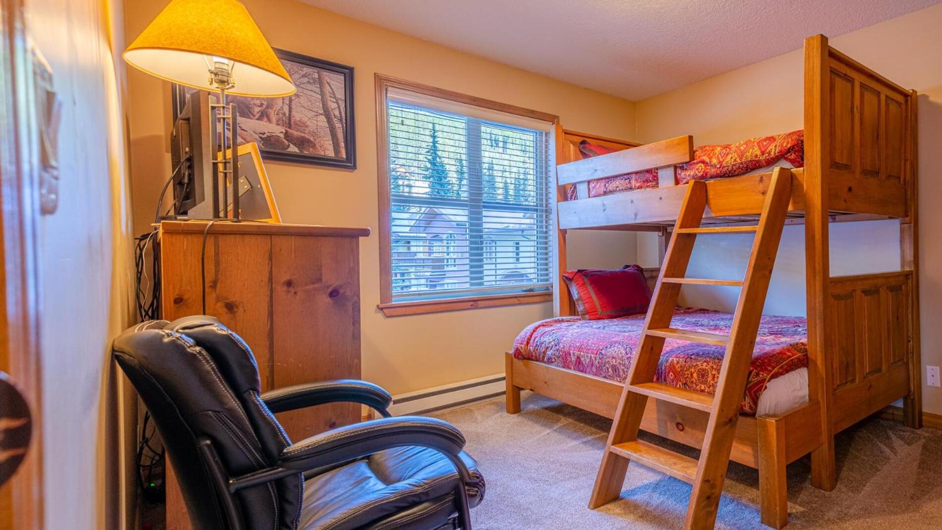 Sun Peaks Vacations - Crystal Forest 54 By Bear Country - Property Image 24