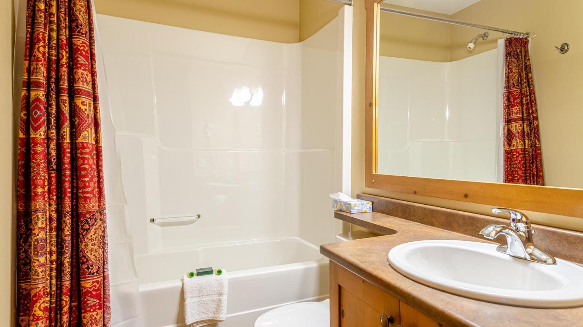 Sun Peaks Vacations - Crystal Forest 54 By Bear Country - Property Image 23