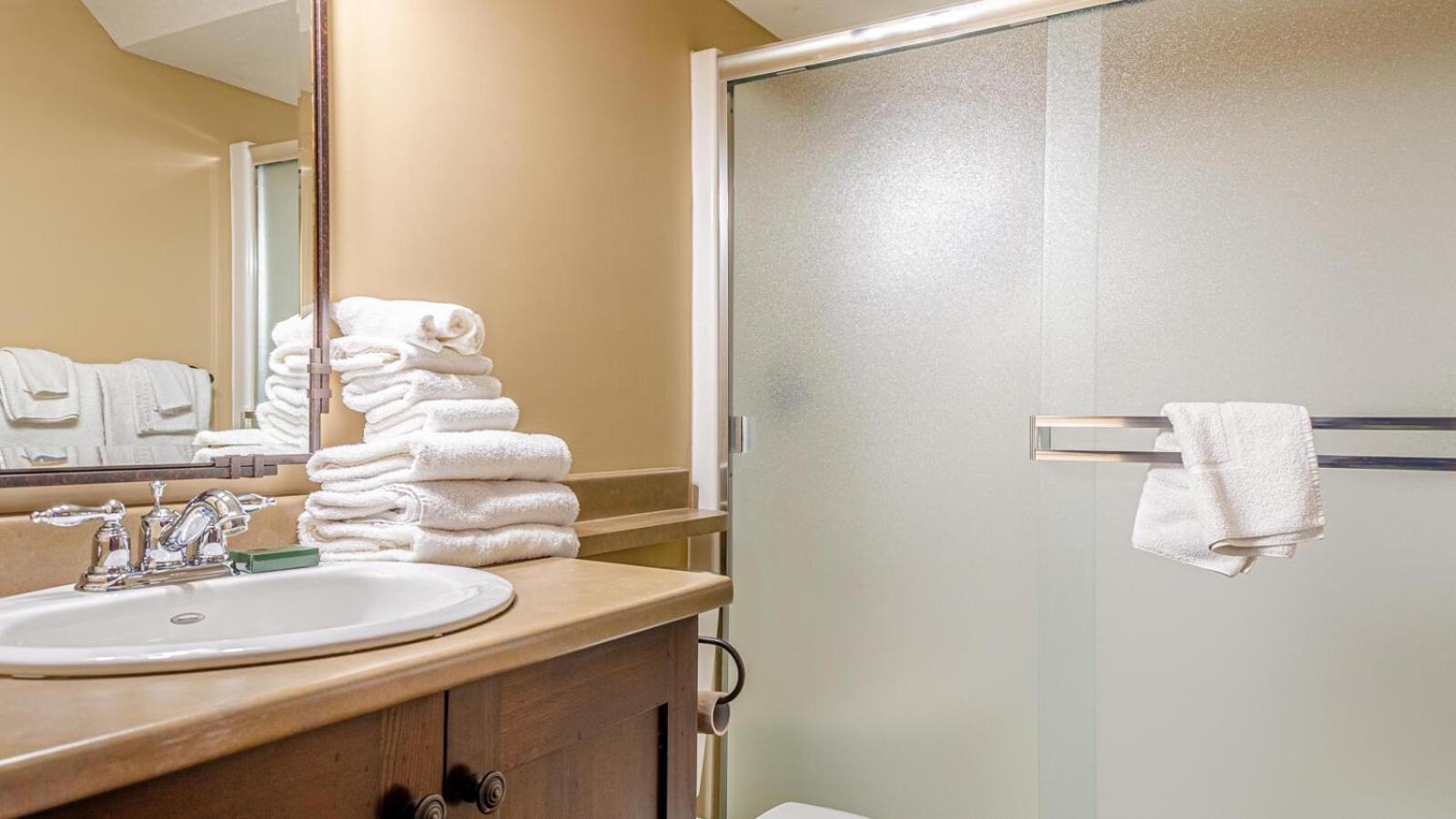 Sun Peaks Vacations - Stones Throw 11 By Bear Country - Property Image 21