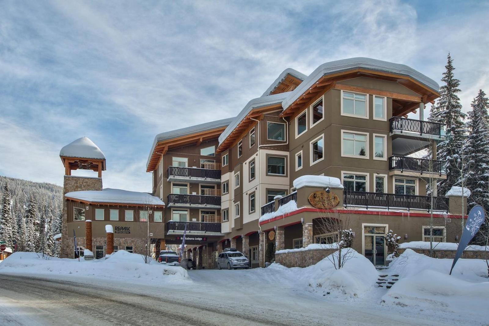Sun Peaks Vacations - Kookaburra Lodge 401 By Bear Country - Property Image 4