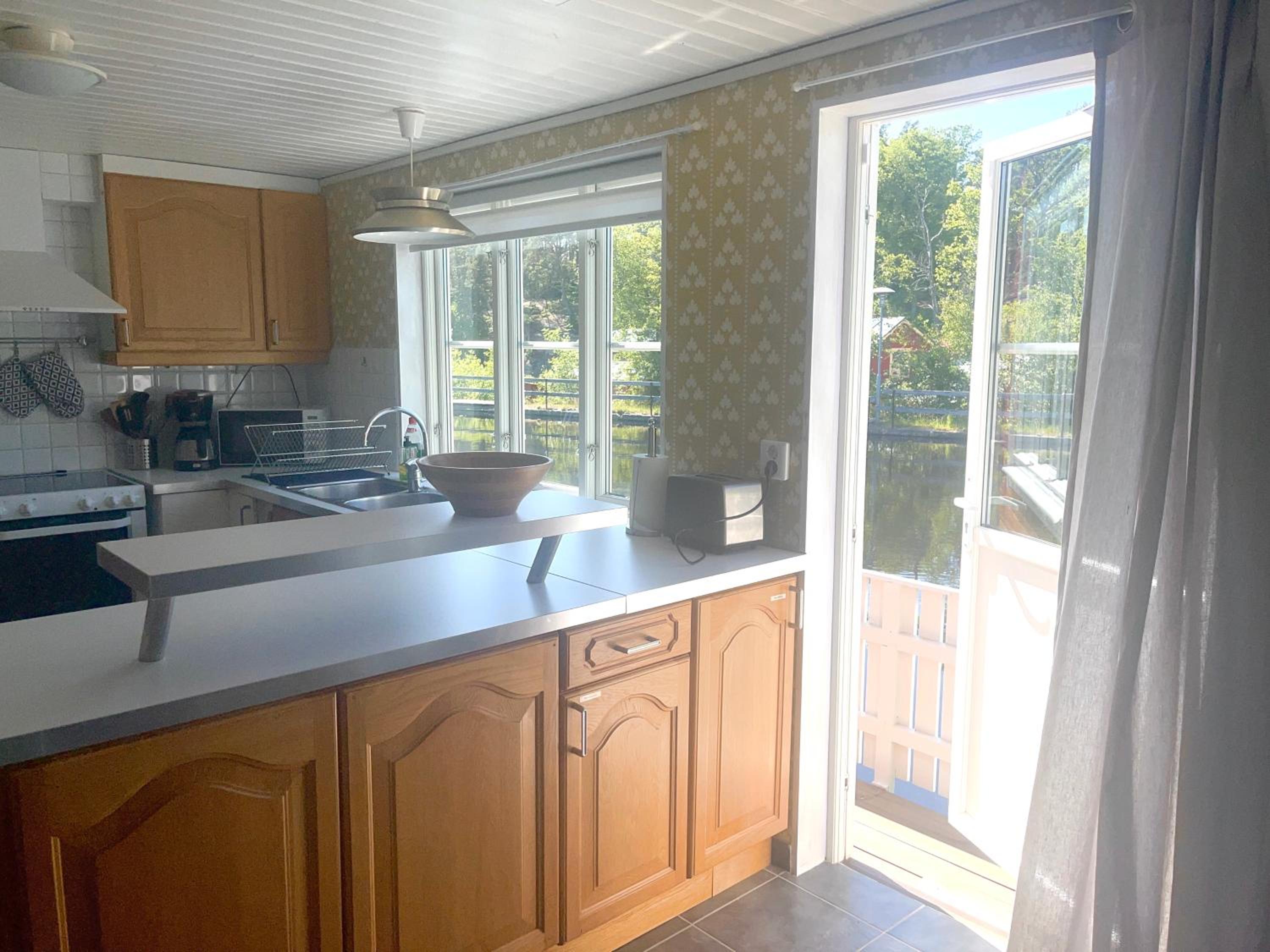 Lovely Waterfront Cottage near Karlshamn
