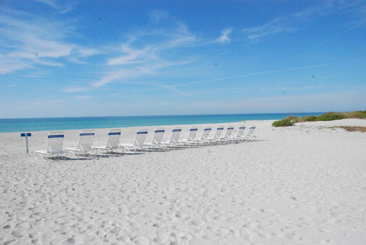 Gulf Tides of Longboat Key by Coolvacay