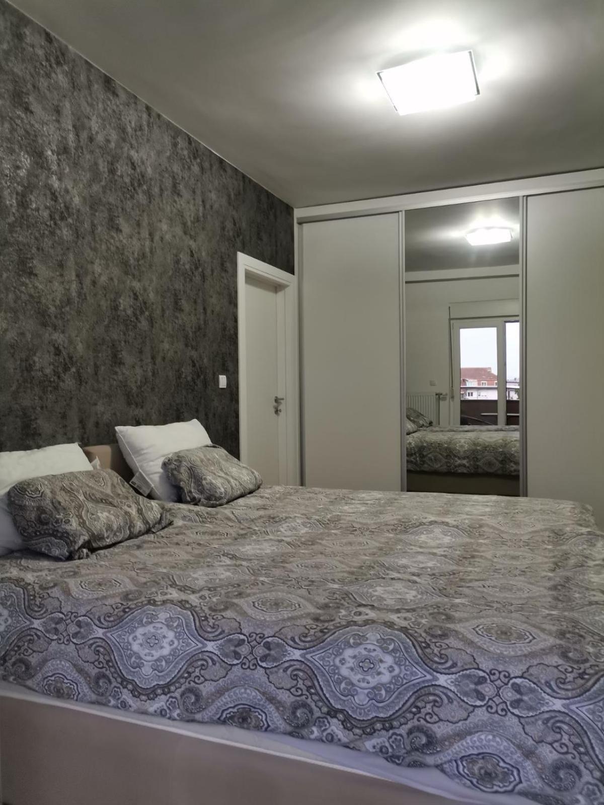 T lux apartman view 2