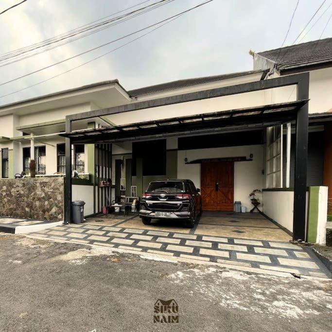 Villa Siku Naim, Sukabumi view 2