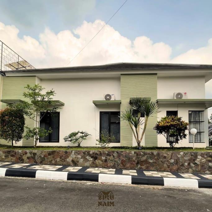 Villa Siku Naim, Sukabumi view 4