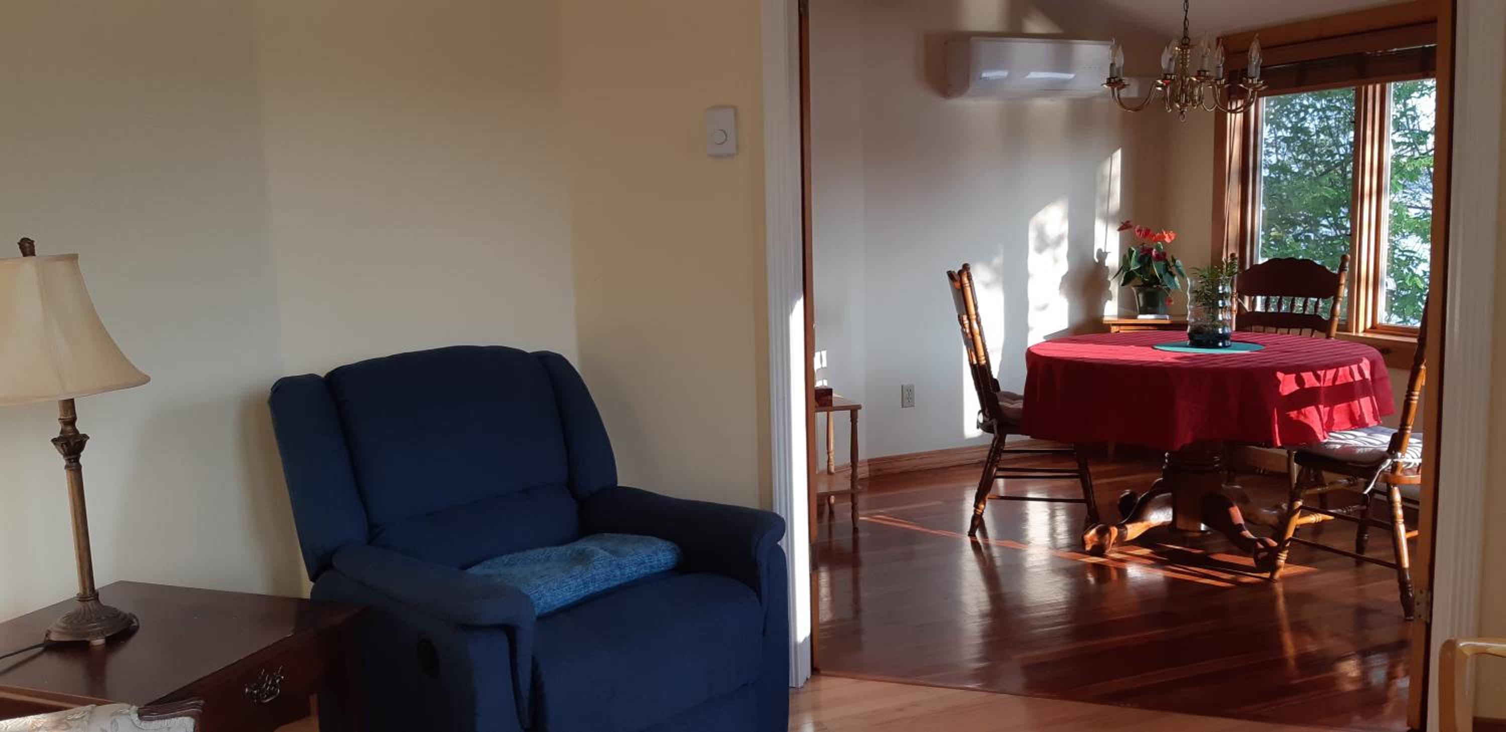 Oceanfront Garden Cottage - Gateway to Attractions and Towns, Private Cove Mooring