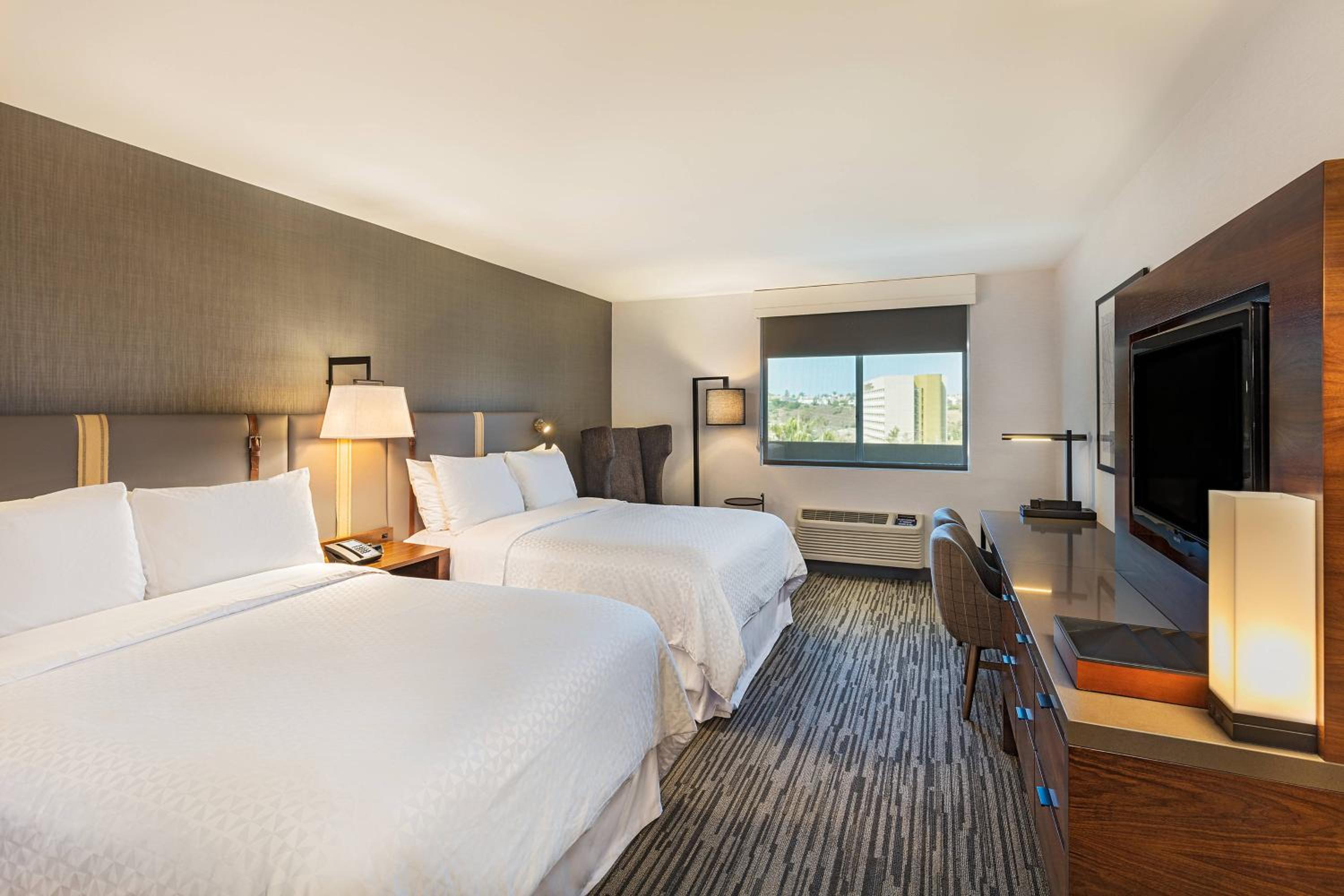 Four Points by Sheraton Los Angeles Westside-4