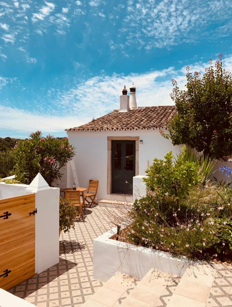 Casa na Colina : The Cottage and The Long House view 3