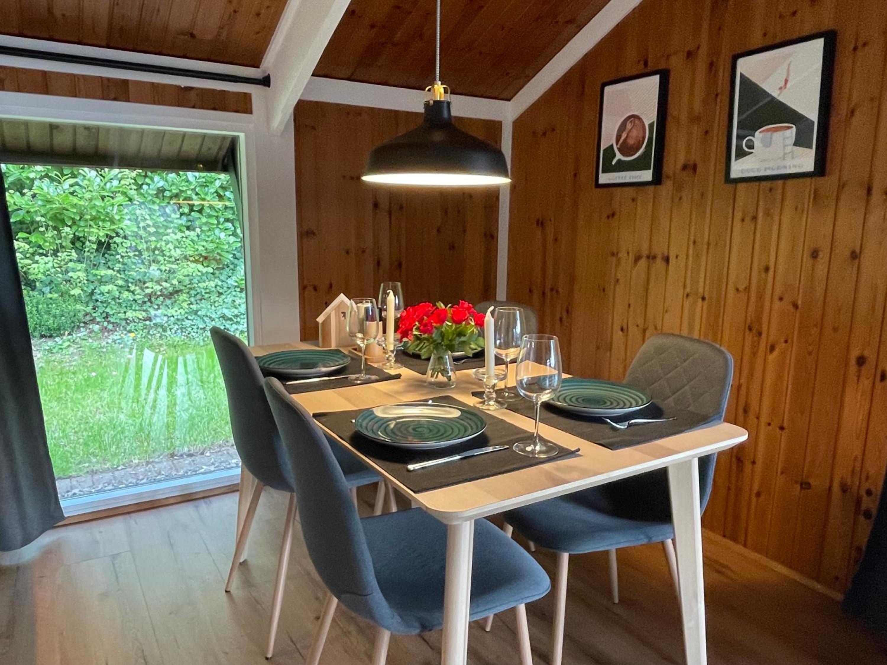 Ferienhaus Kleine Auszeit in der Natur mit Kamin, Yogamatten, schöne Küche