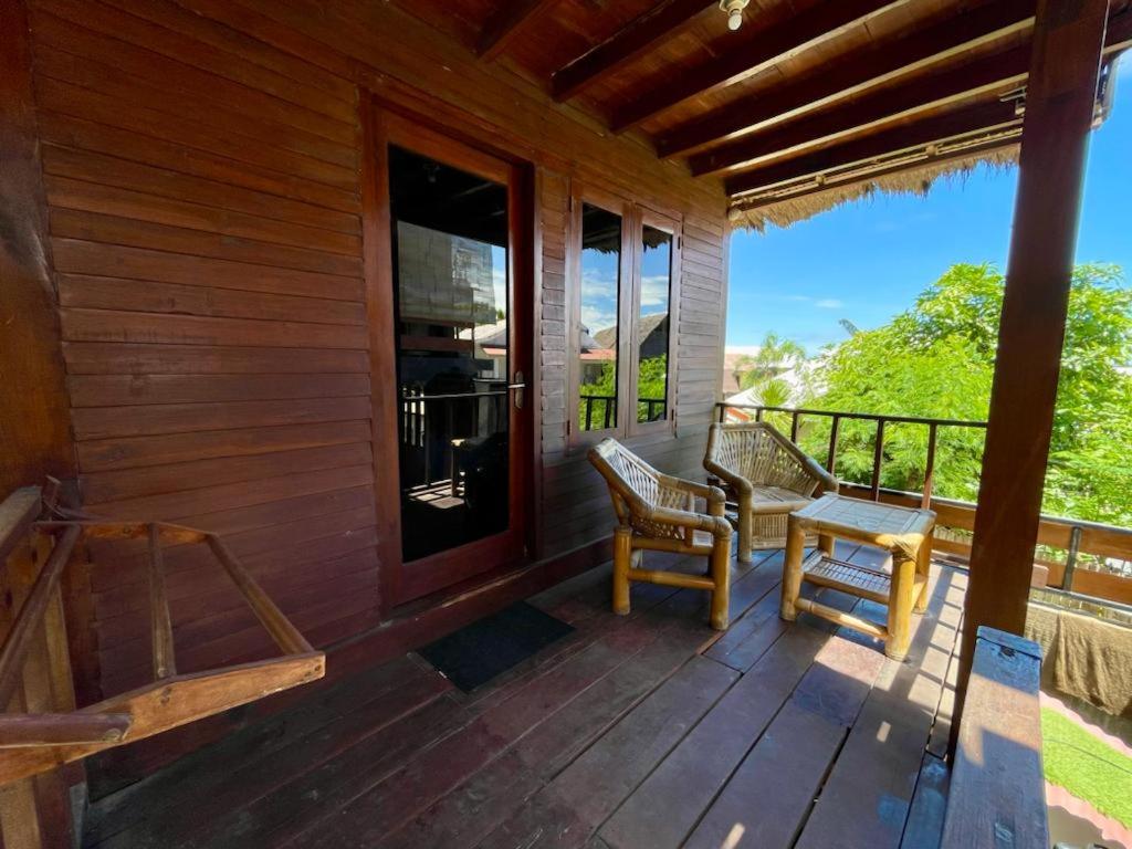 The golden Ave bungalow view 5