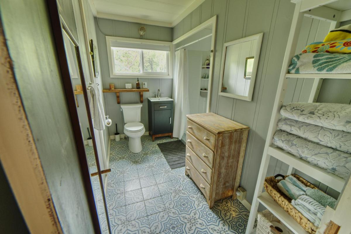 Riverfront Getaway With Wine Tastings Included