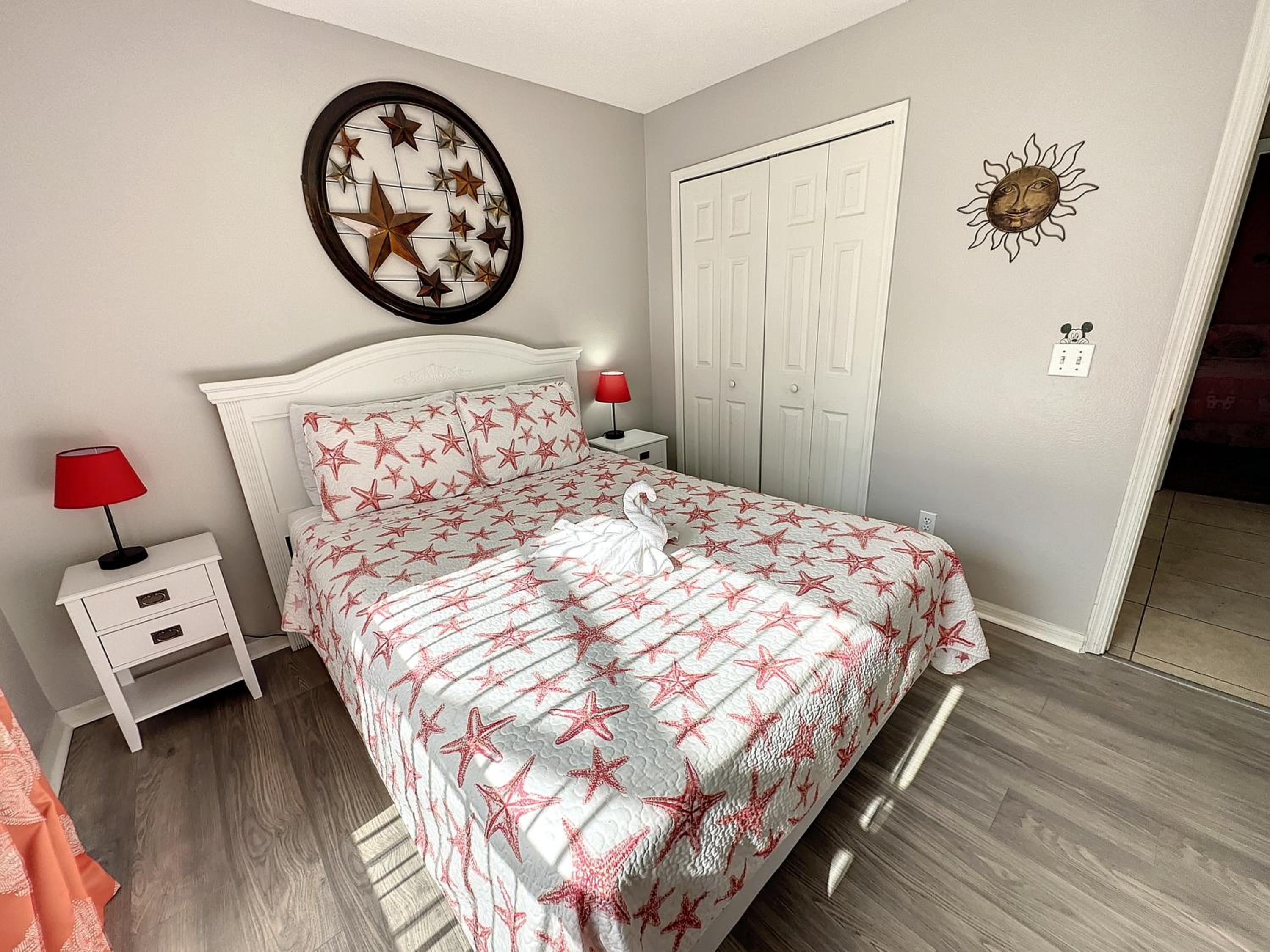5 star on other sites See why Golf games pool hot tub 4m Disney sun deck Free Snacks