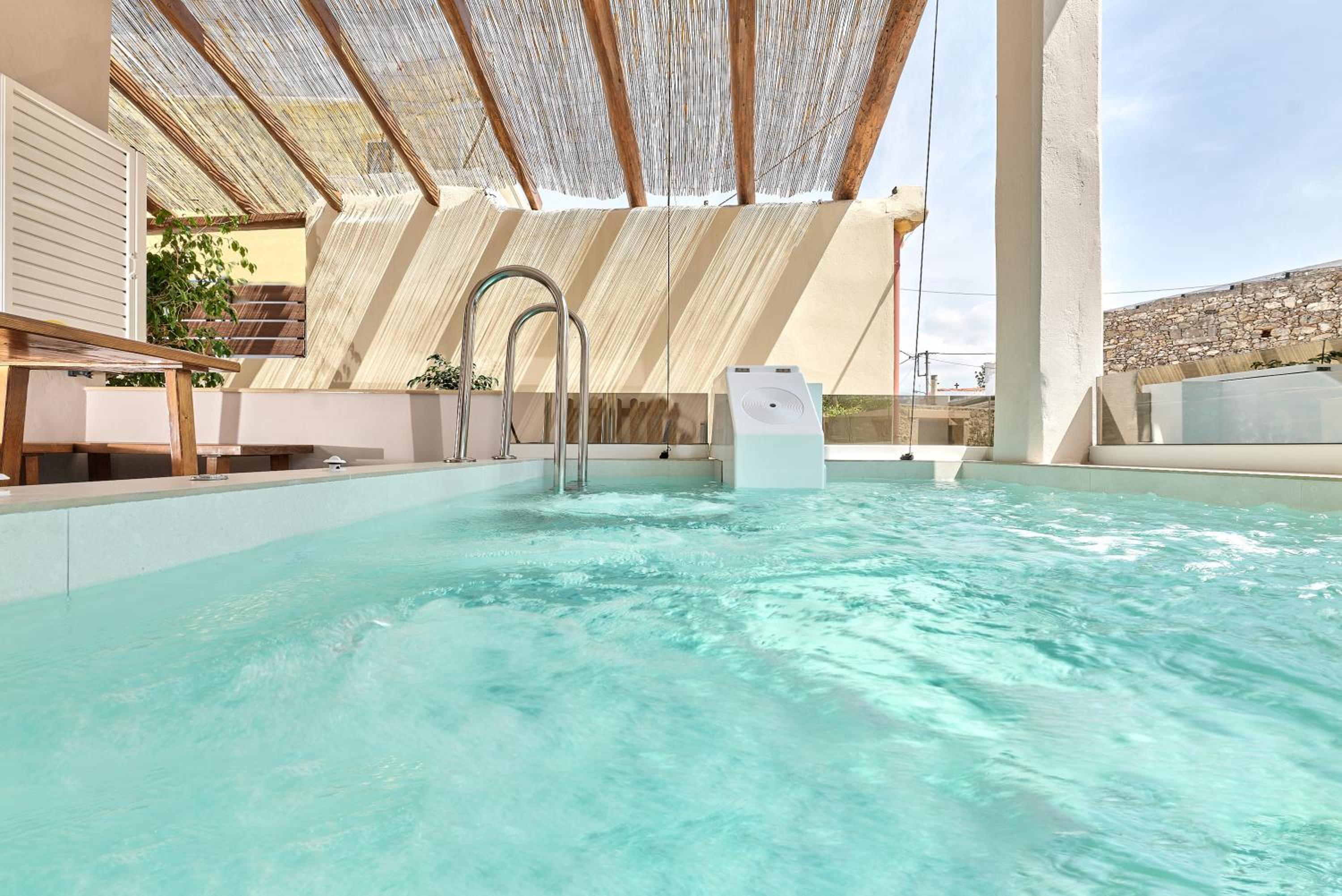 2 bedroom Villa with heated swimming pool-Spa whirlpool-BBQ! view 3