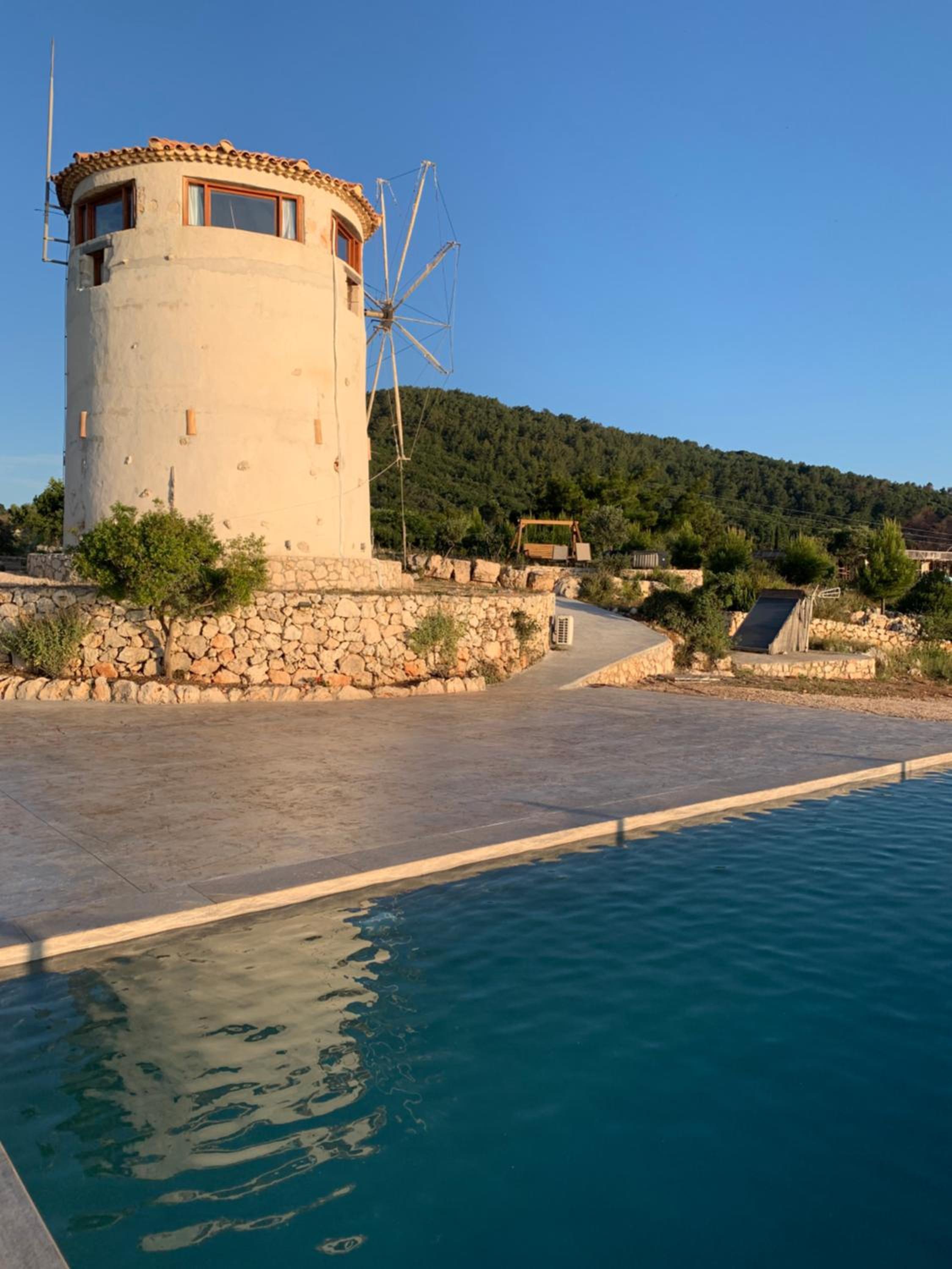 Anemomilos view 4