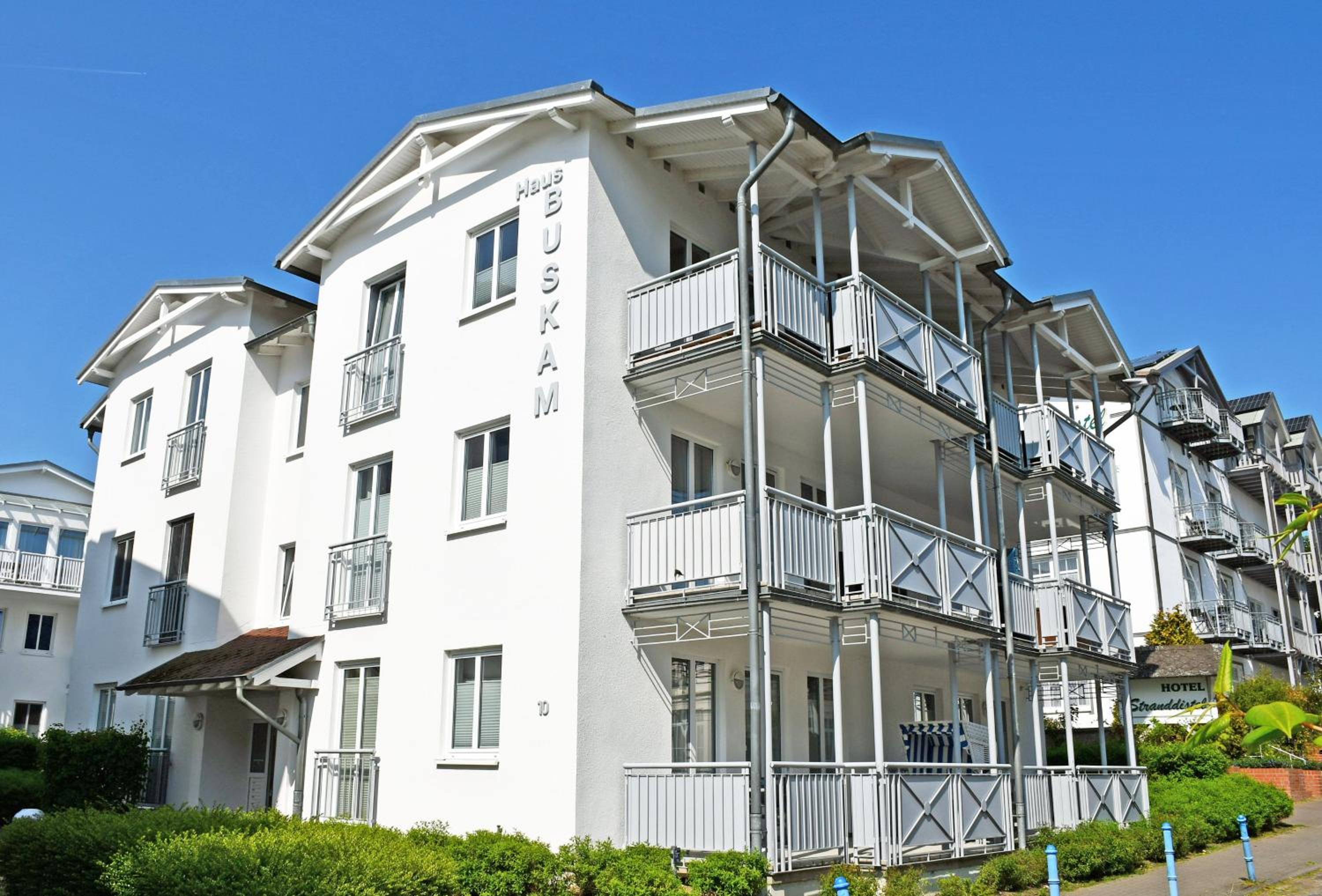 Ferienwohnung mit Balkon 500 m bis zum Strand VB