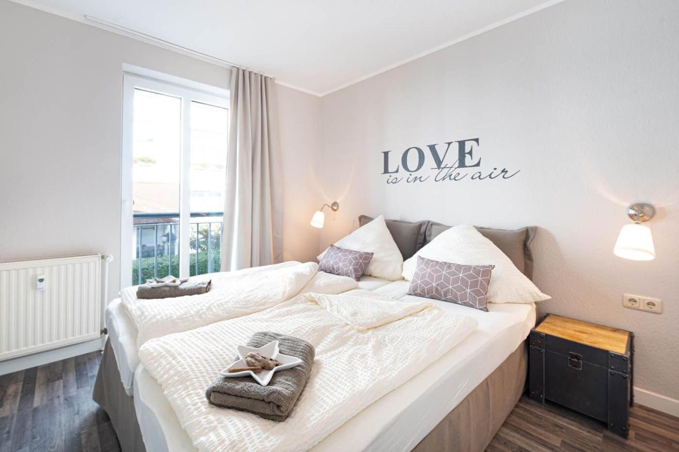Ferienwohnung mit Balkon 500 m bis zum Strand VB