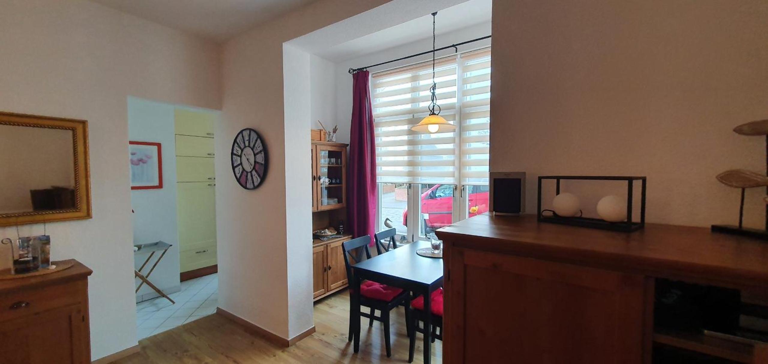 Ferienwohnung mit Balkon 500 m bis zum Strand VH