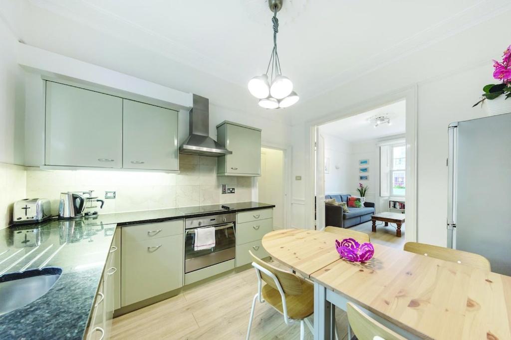 3 Bedroom Apartment in Westminster