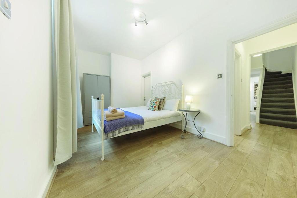 3 Bedroom Apartment in Westminster