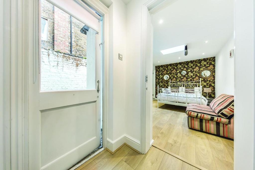 3 Bedroom Apartment in Westminster