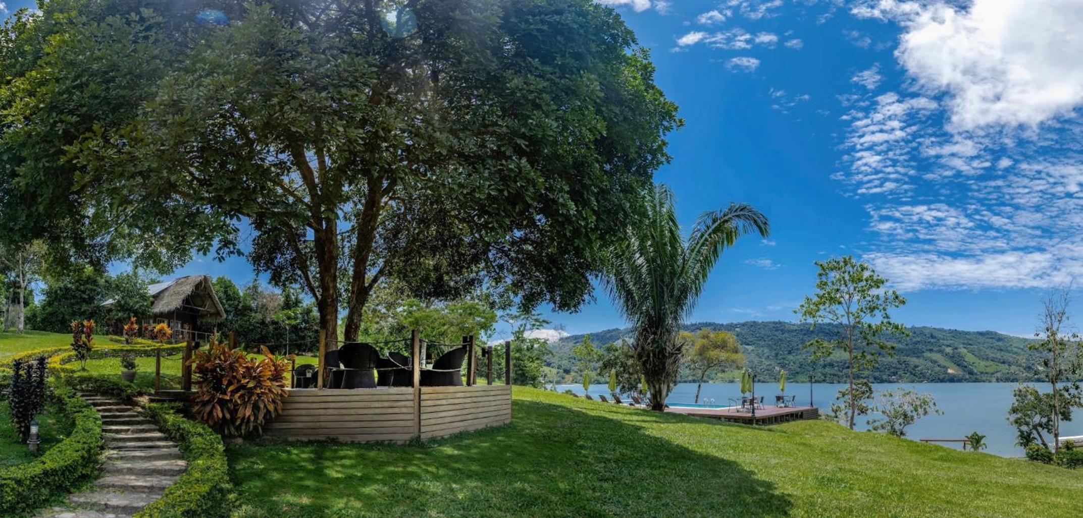 Sauce Lodge - Laguna Azul