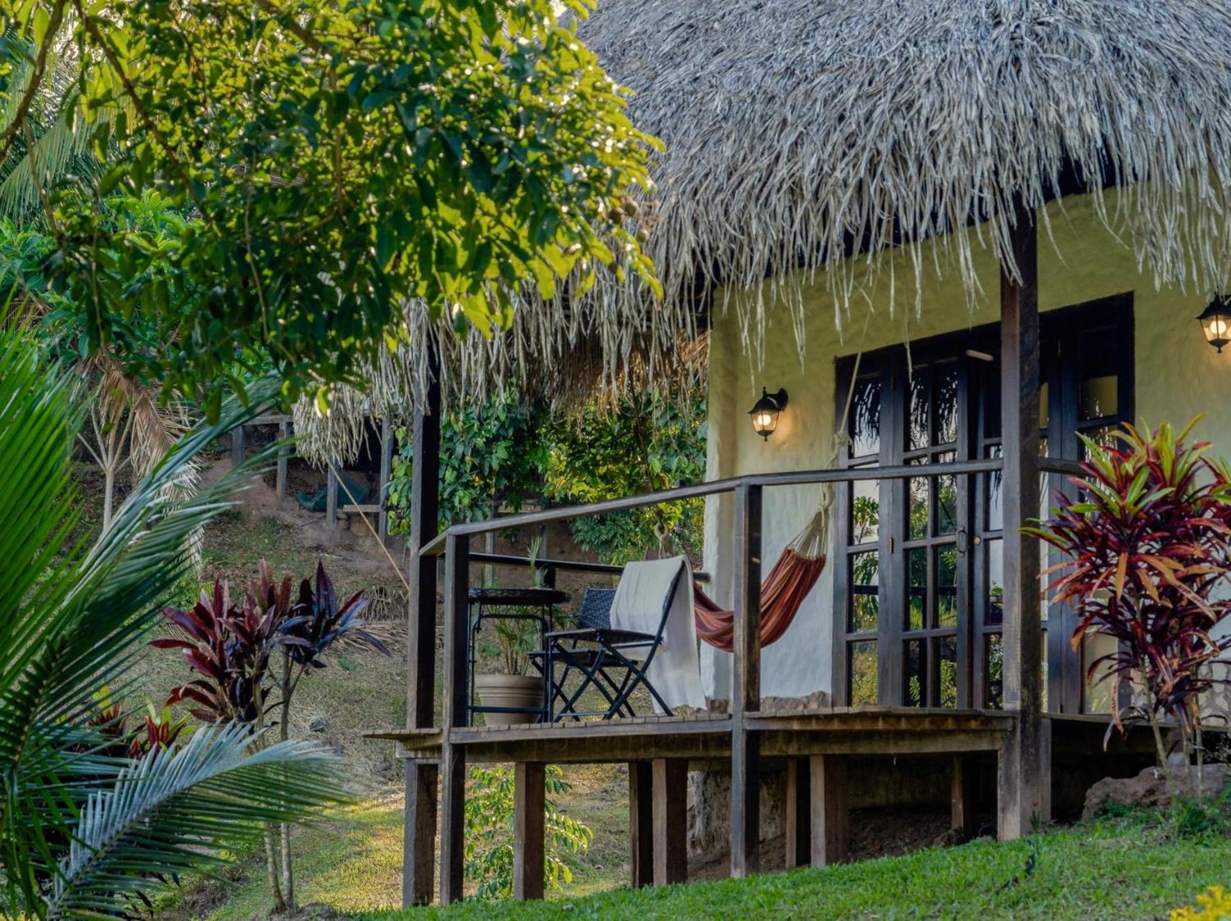 Sauce Lodge - Laguna Azul