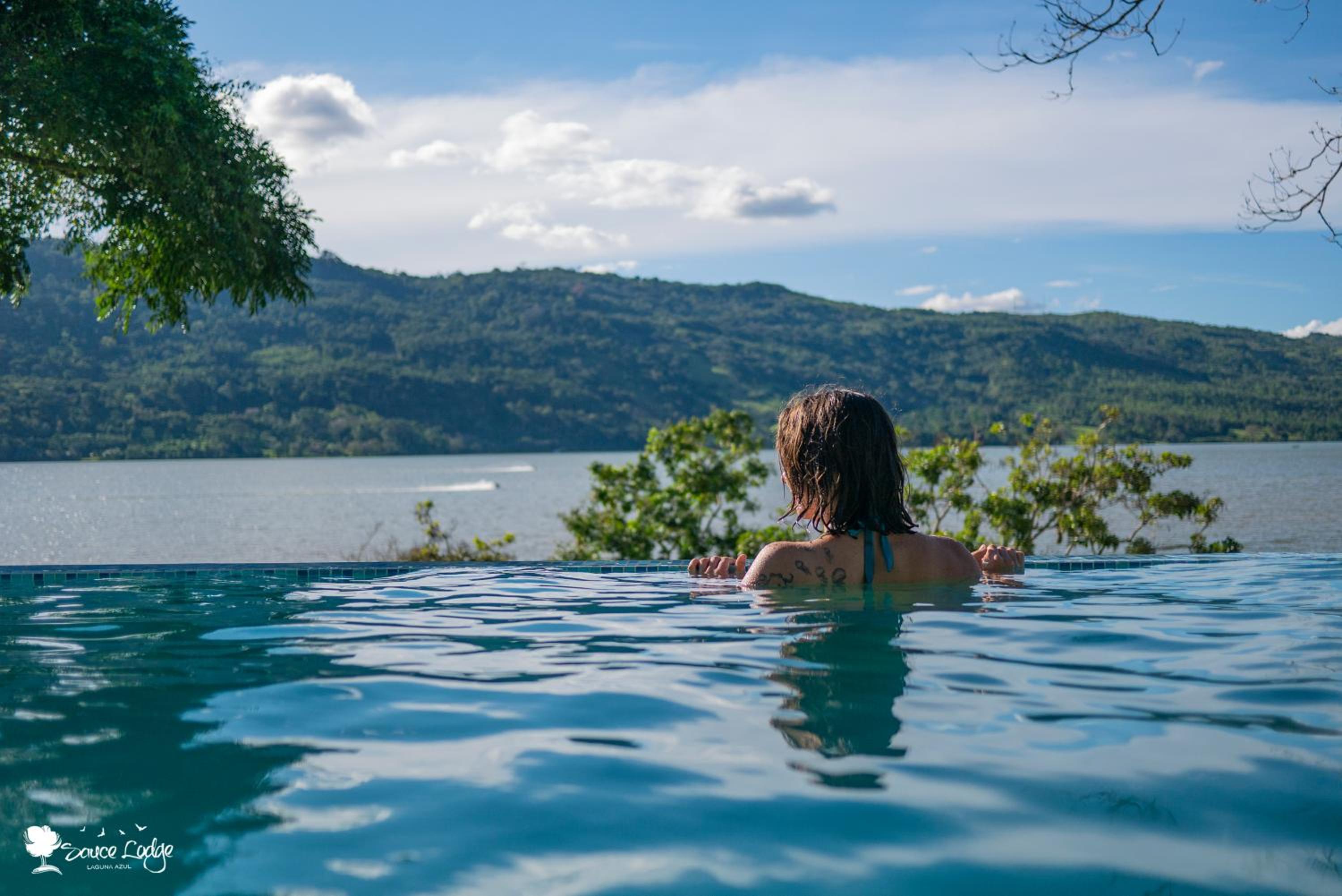 Sauce Lodge - Laguna Azul