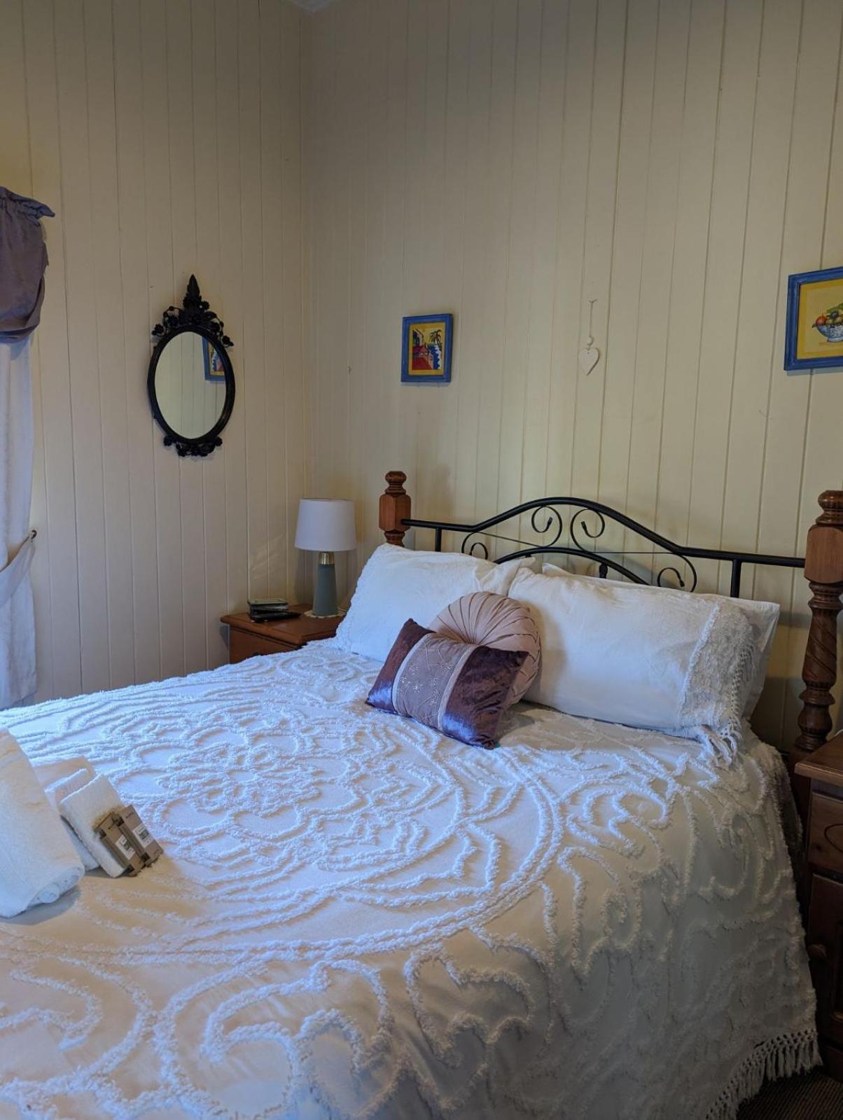 Amiens Cottage, historic, quiet, in heart of Stanthorpe