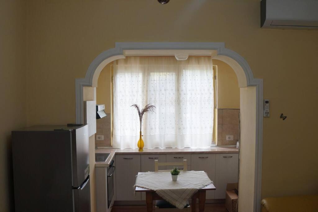 Alle's M Shyri studio apartment