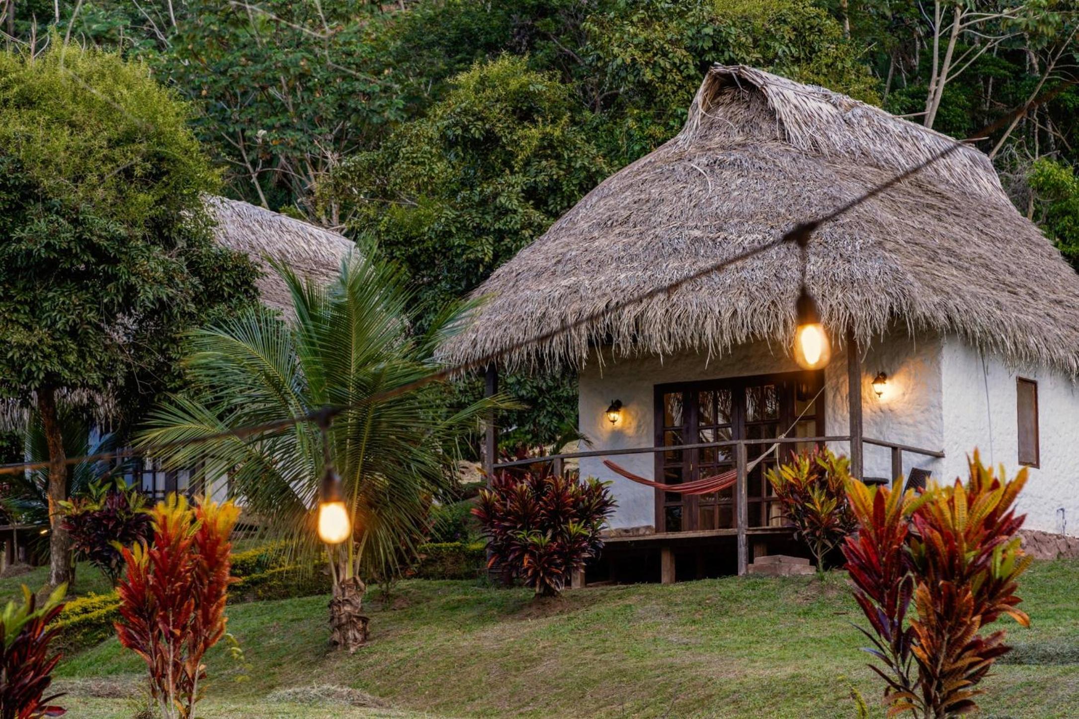 Sauce Lodge - Laguna Azul