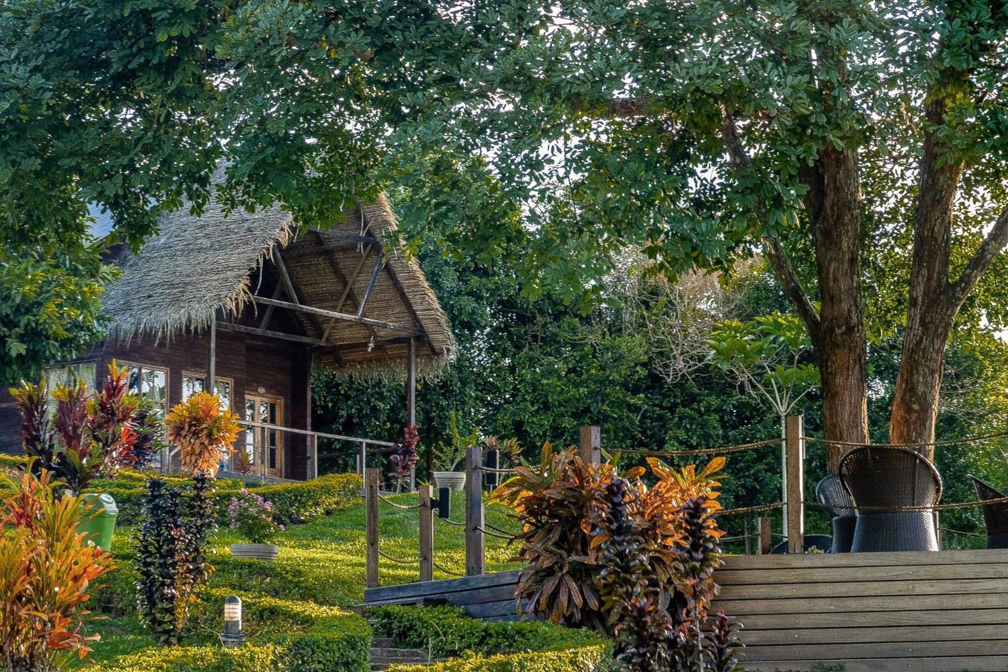 Sauce Lodge - Laguna Azul
