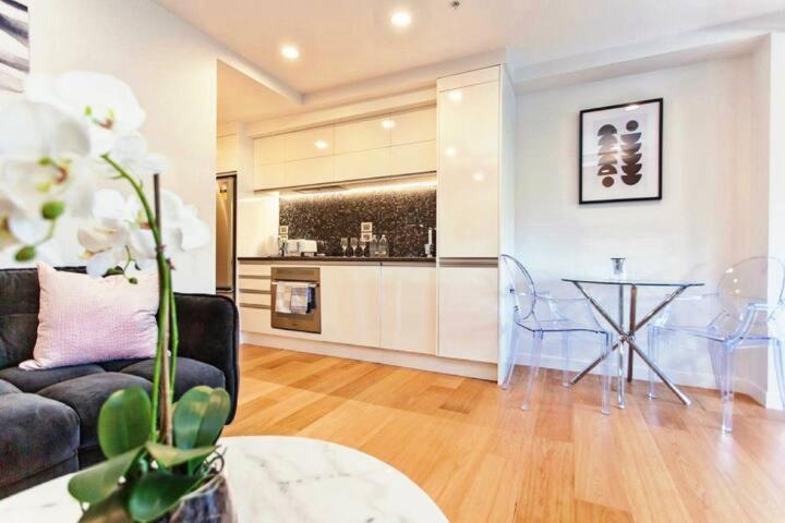 Spacious one bedroom apartment in Newmarket — Auckland