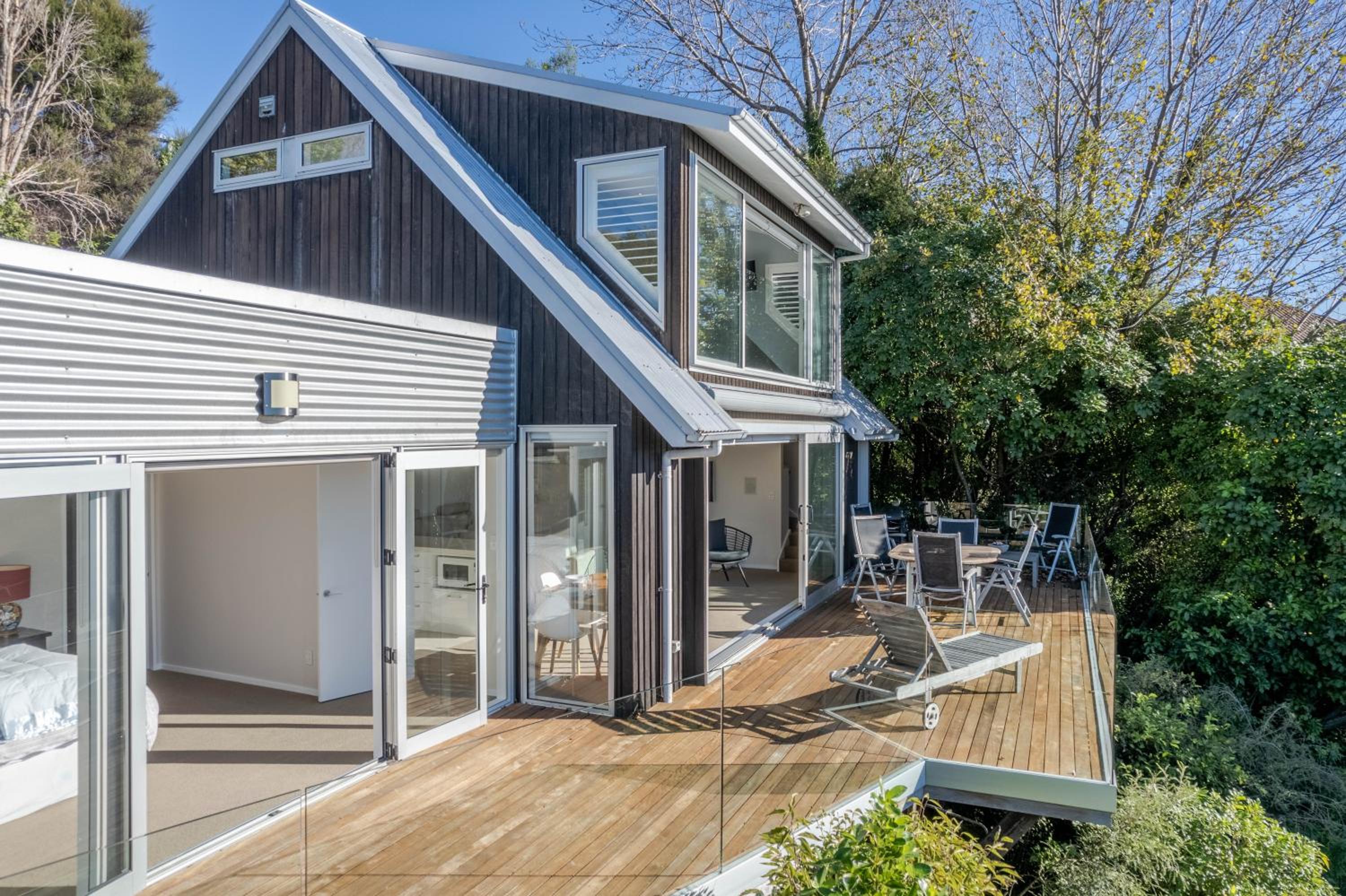 Onuku Oasis - Akaroa Holiday Home view 2