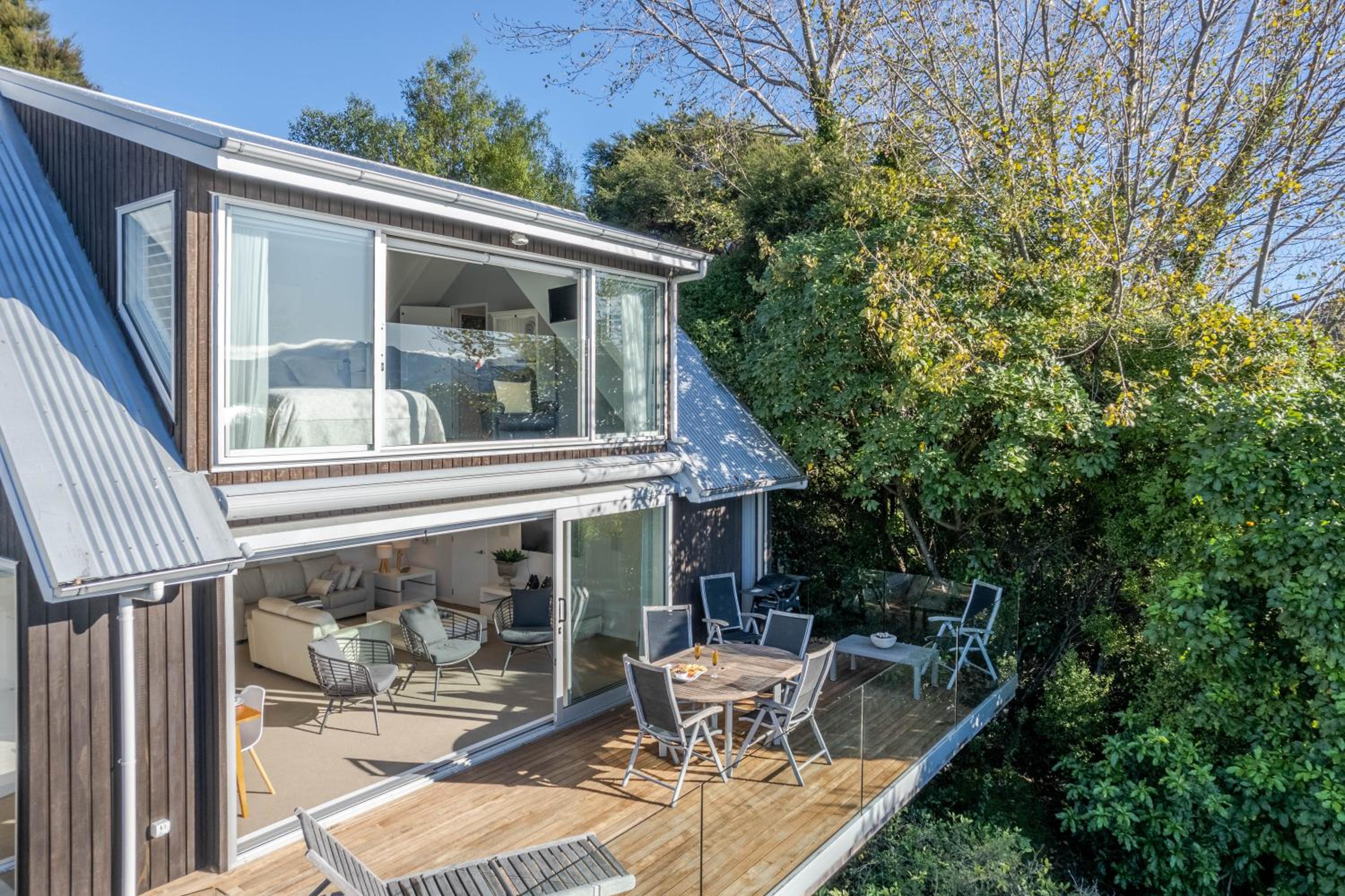 Onuku Oasis - Akaroa Holiday Home view 3