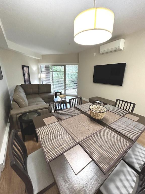 Stay In The Okanagan - Copper Sky, West Kelowna