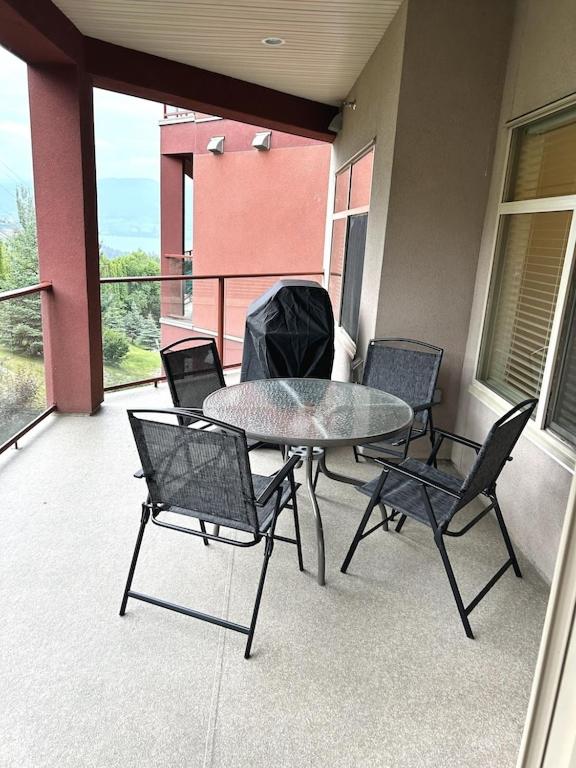 Stay In The Okanagan - Copper Sky, West Kelowna