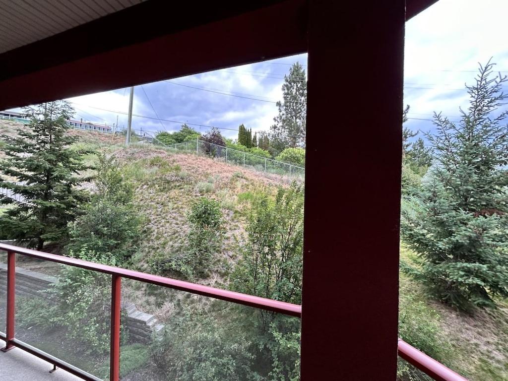 Stay In The Okanagan - Copper Sky, West Kelowna