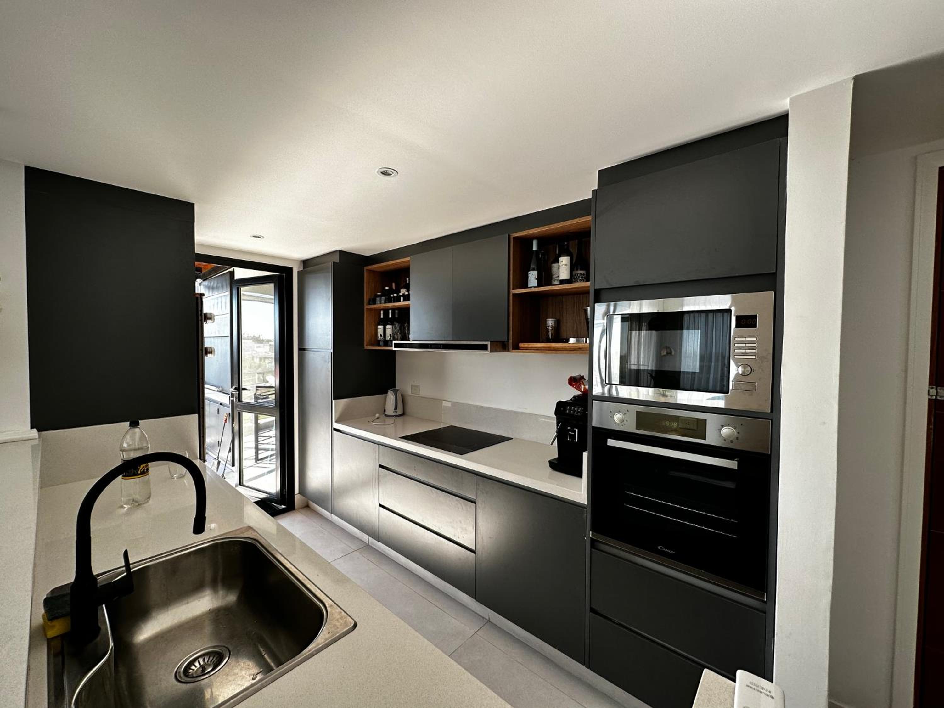 Increíble apartamento en barrio cerrado con salida al río !