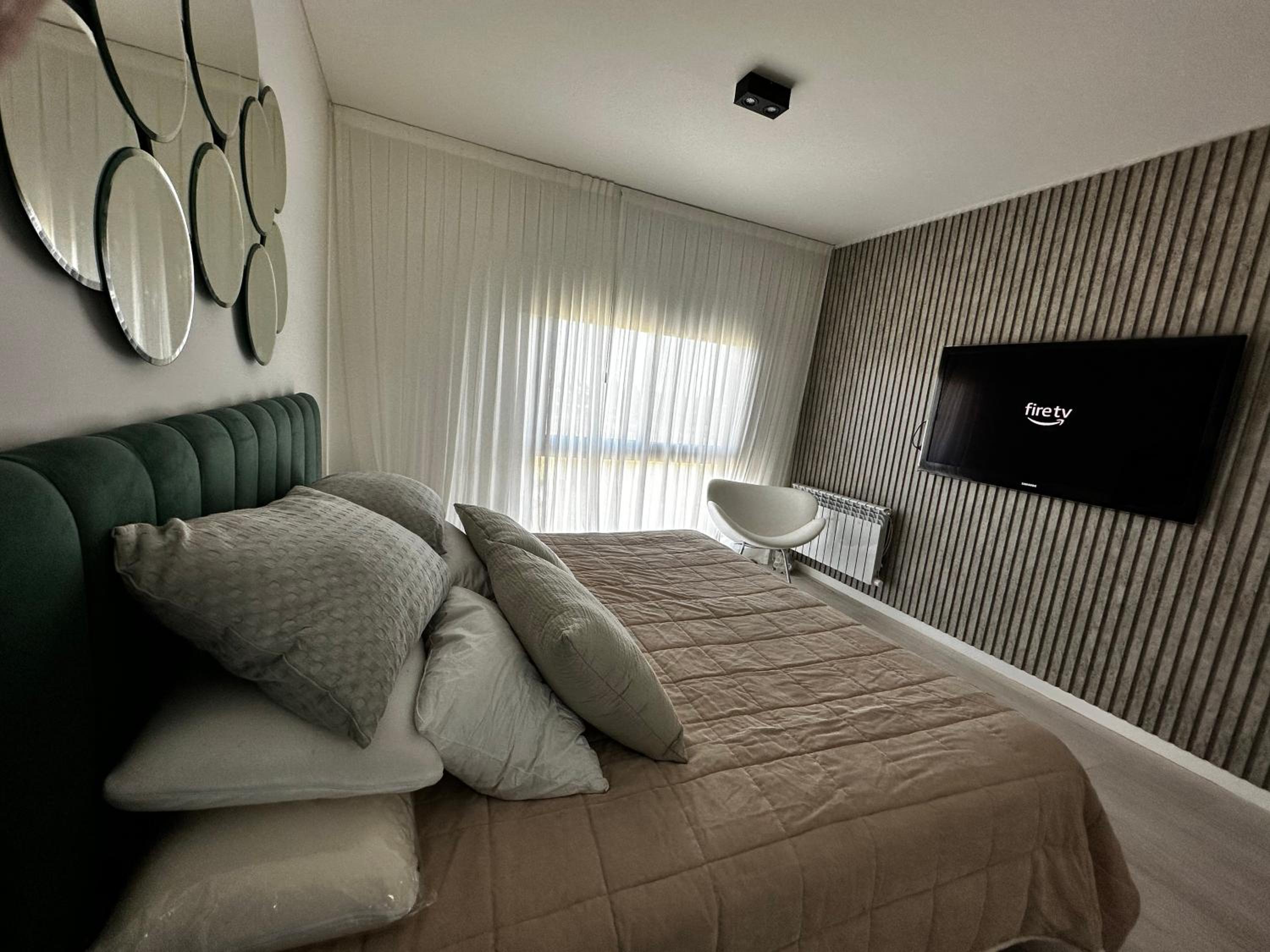 Increíble apartamento en barrio cerrado con salida al río !
