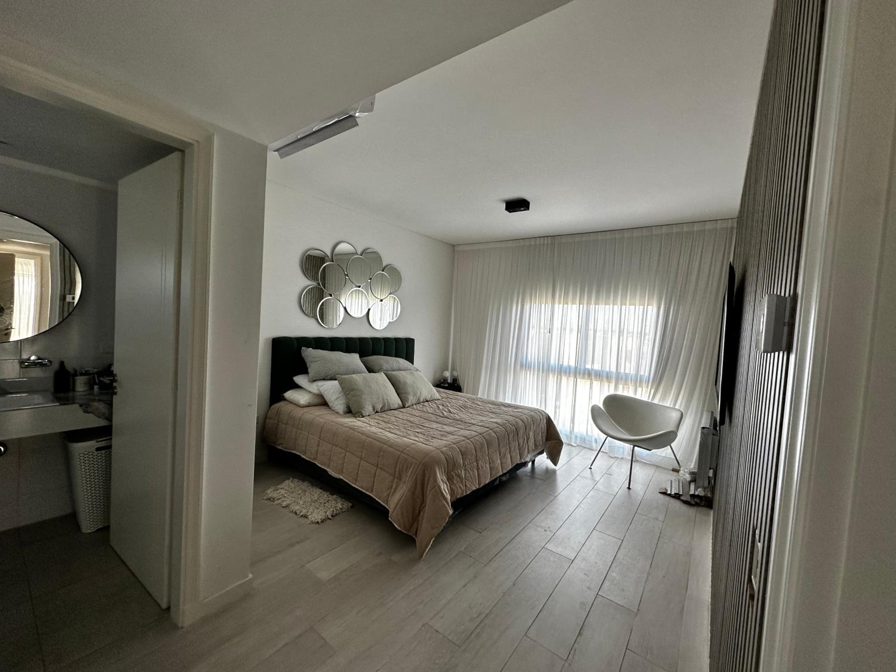 Increíble apartamento en barrio cerrado con salida al río !