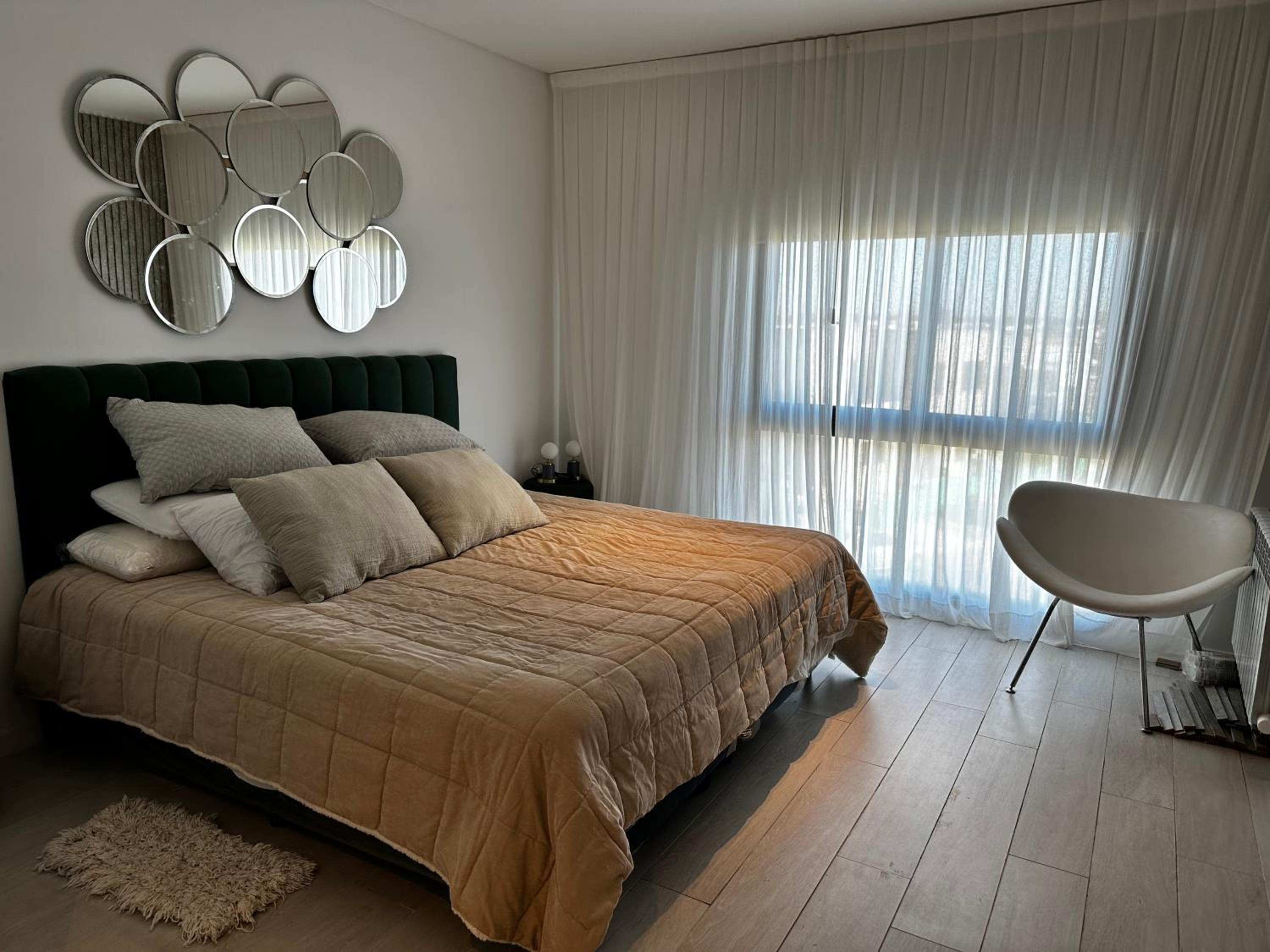 Increíble apartamento en barrio cerrado con salida al río !