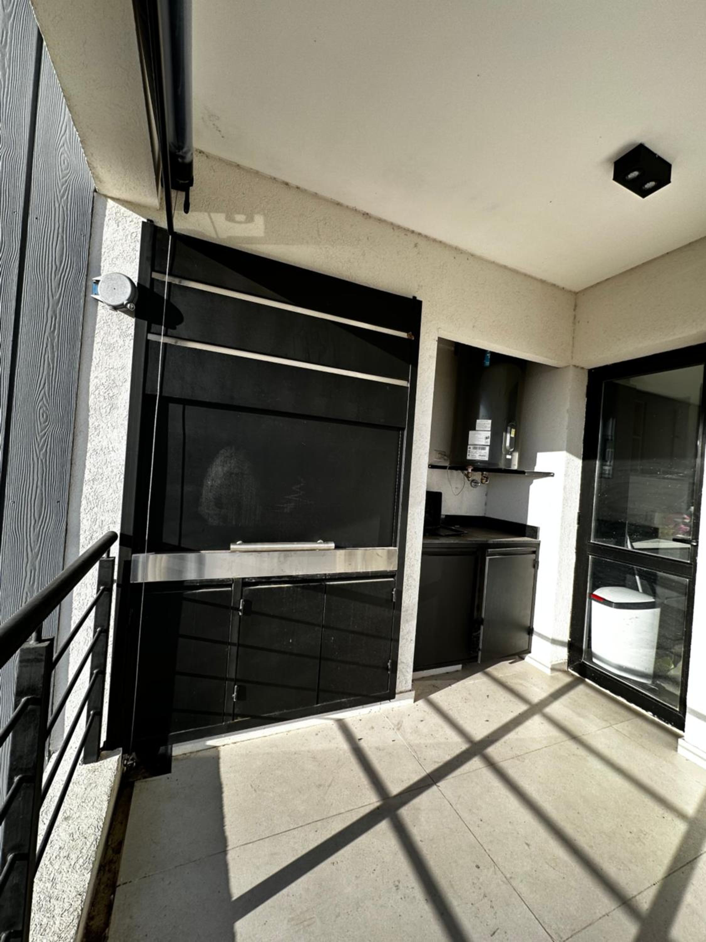 Increíble apartamento en barrio cerrado con salida al río !