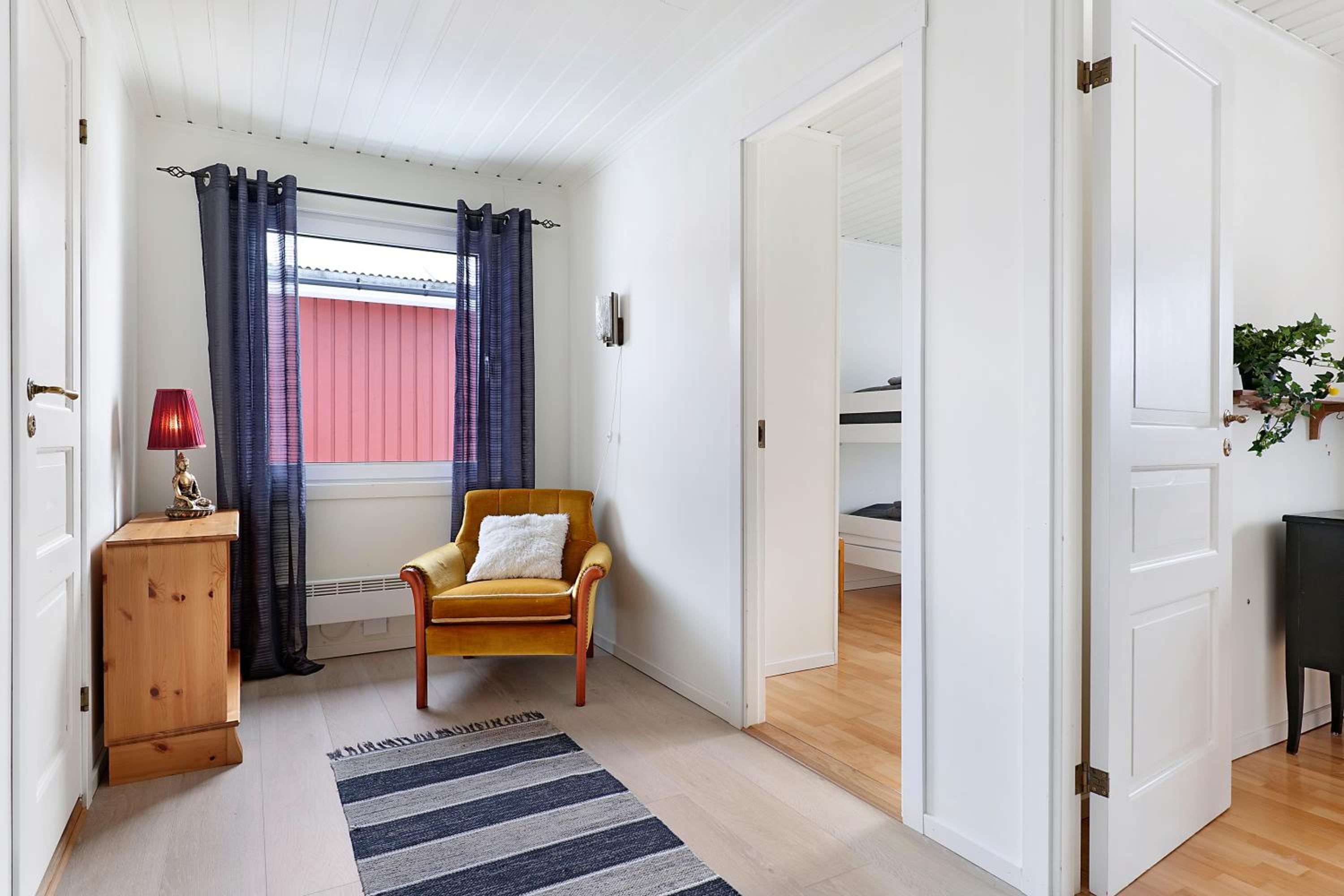 Guestly Homes - 3BR Riverside House view 3