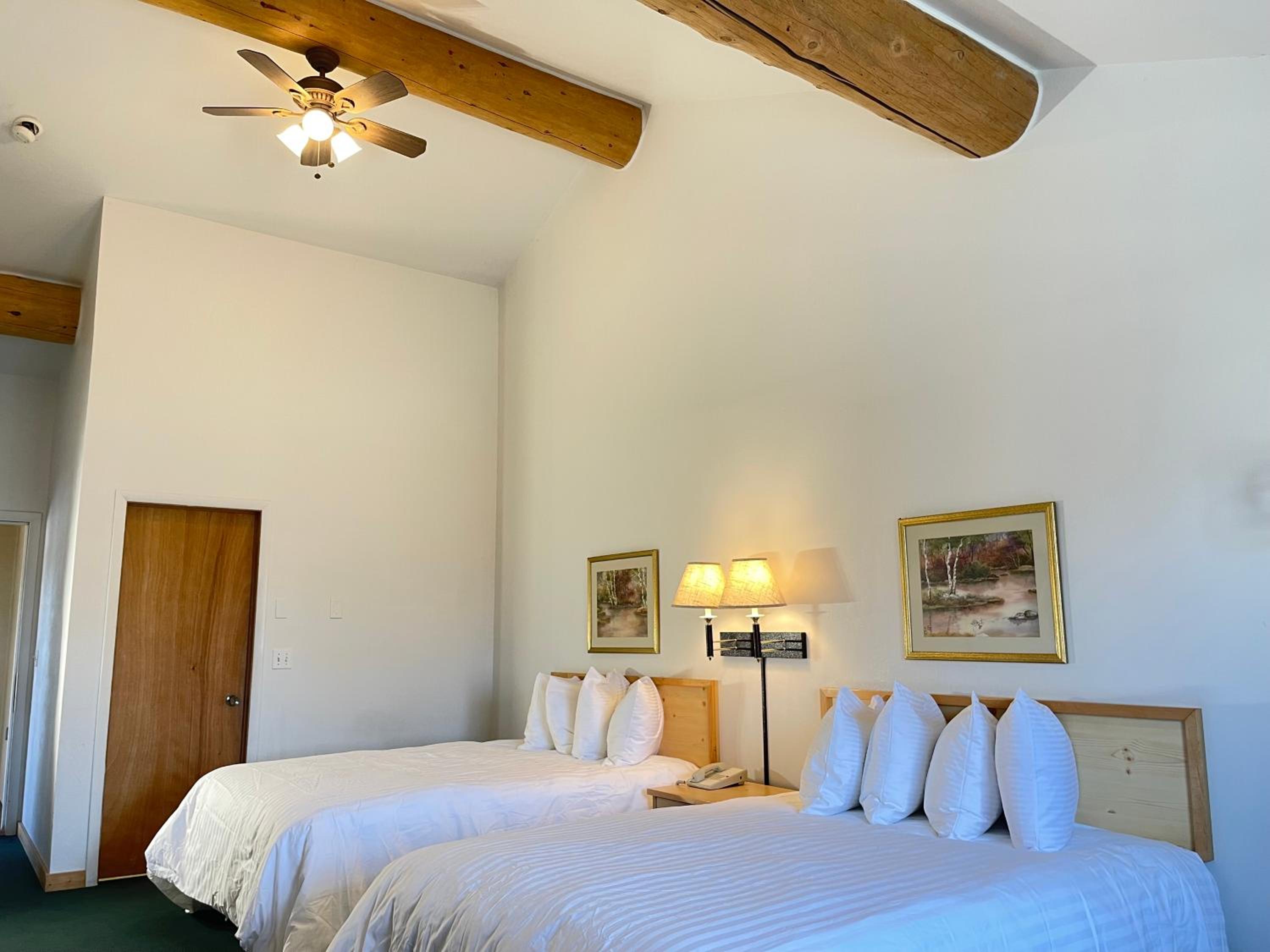 Cody Vacations - Moose Creek Lodge  Suites - Property Image 5