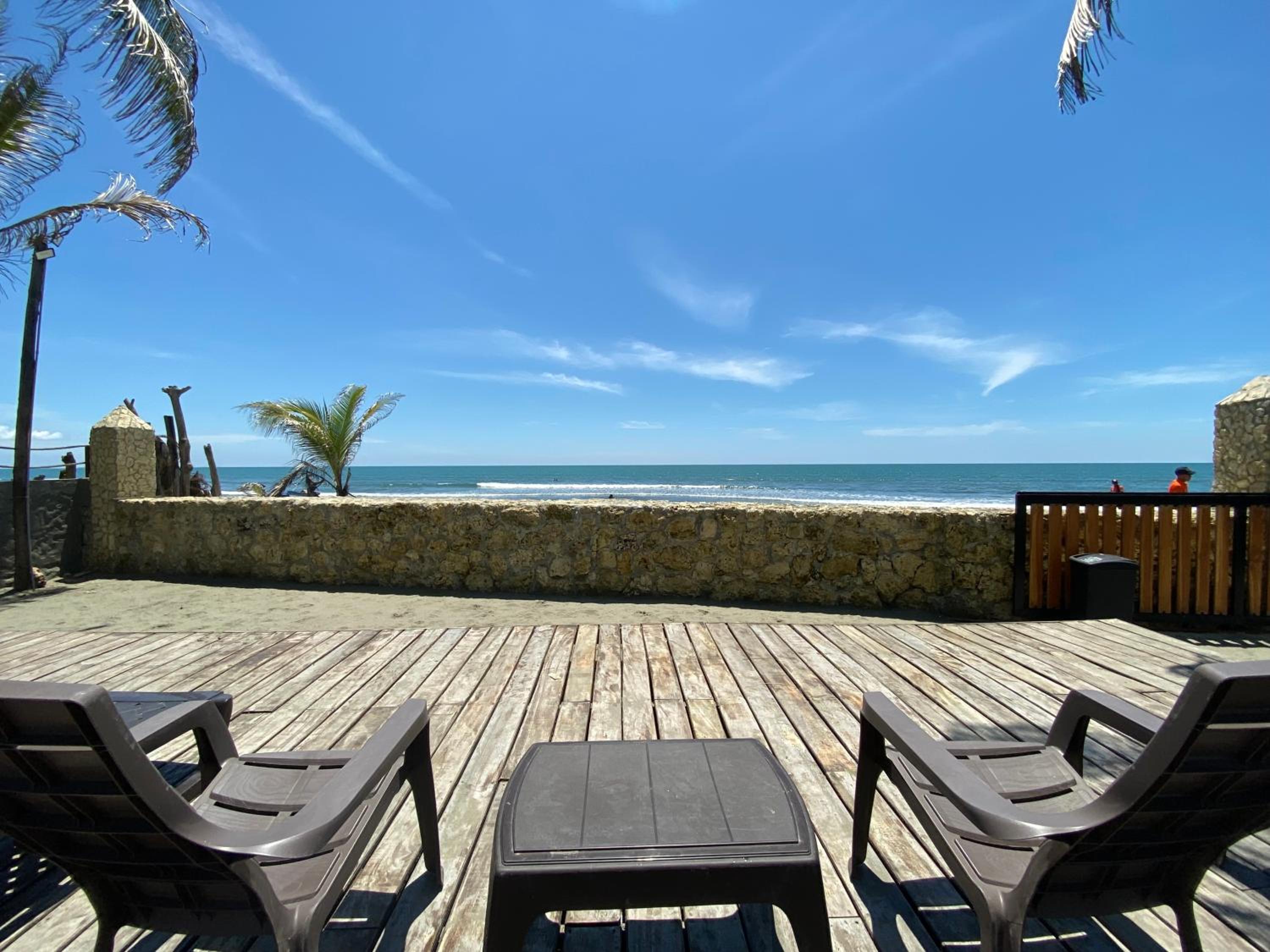 Apartamento en condominio con vista al mar
