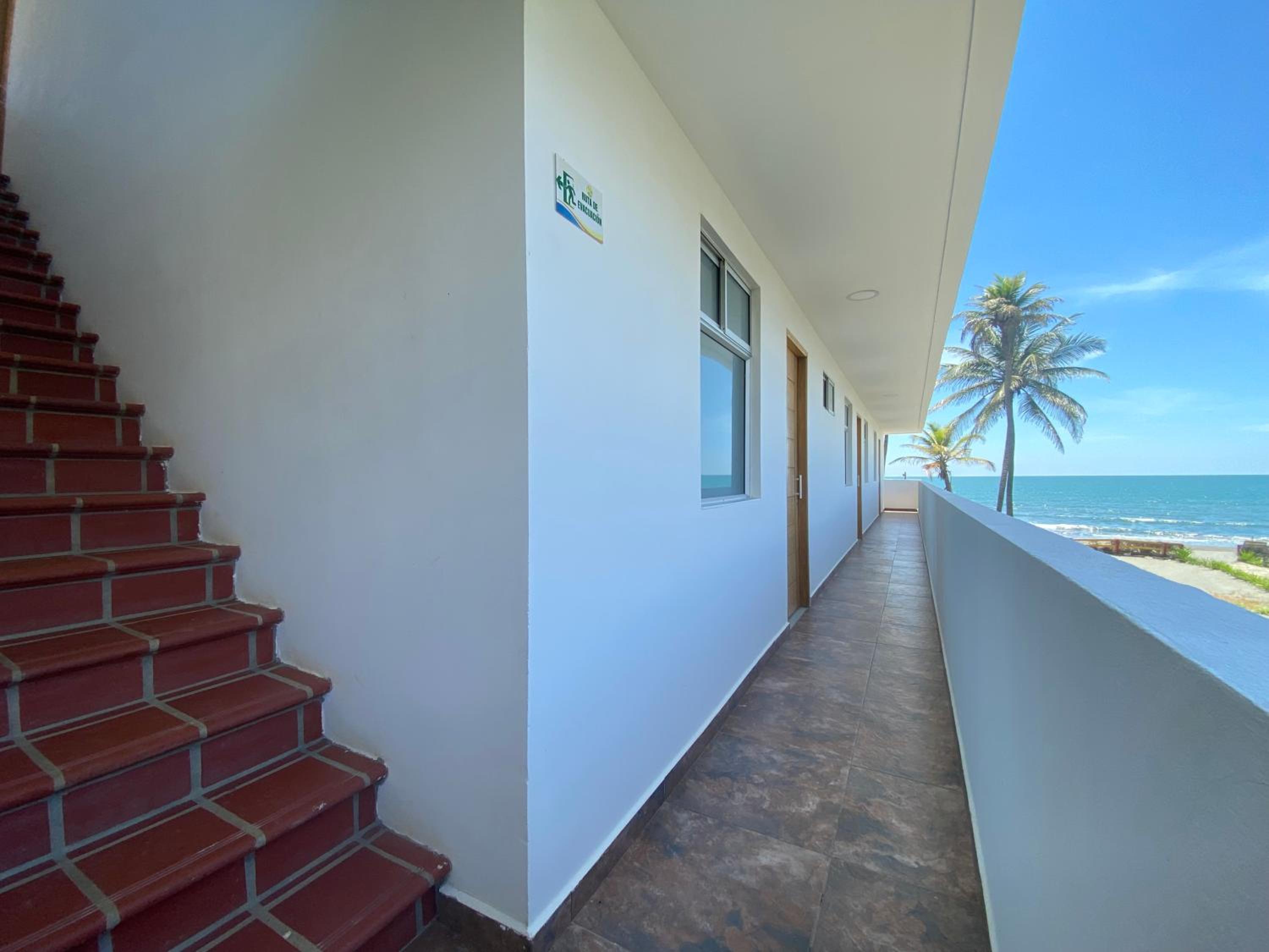 Apartamento en condominio con vista al mar