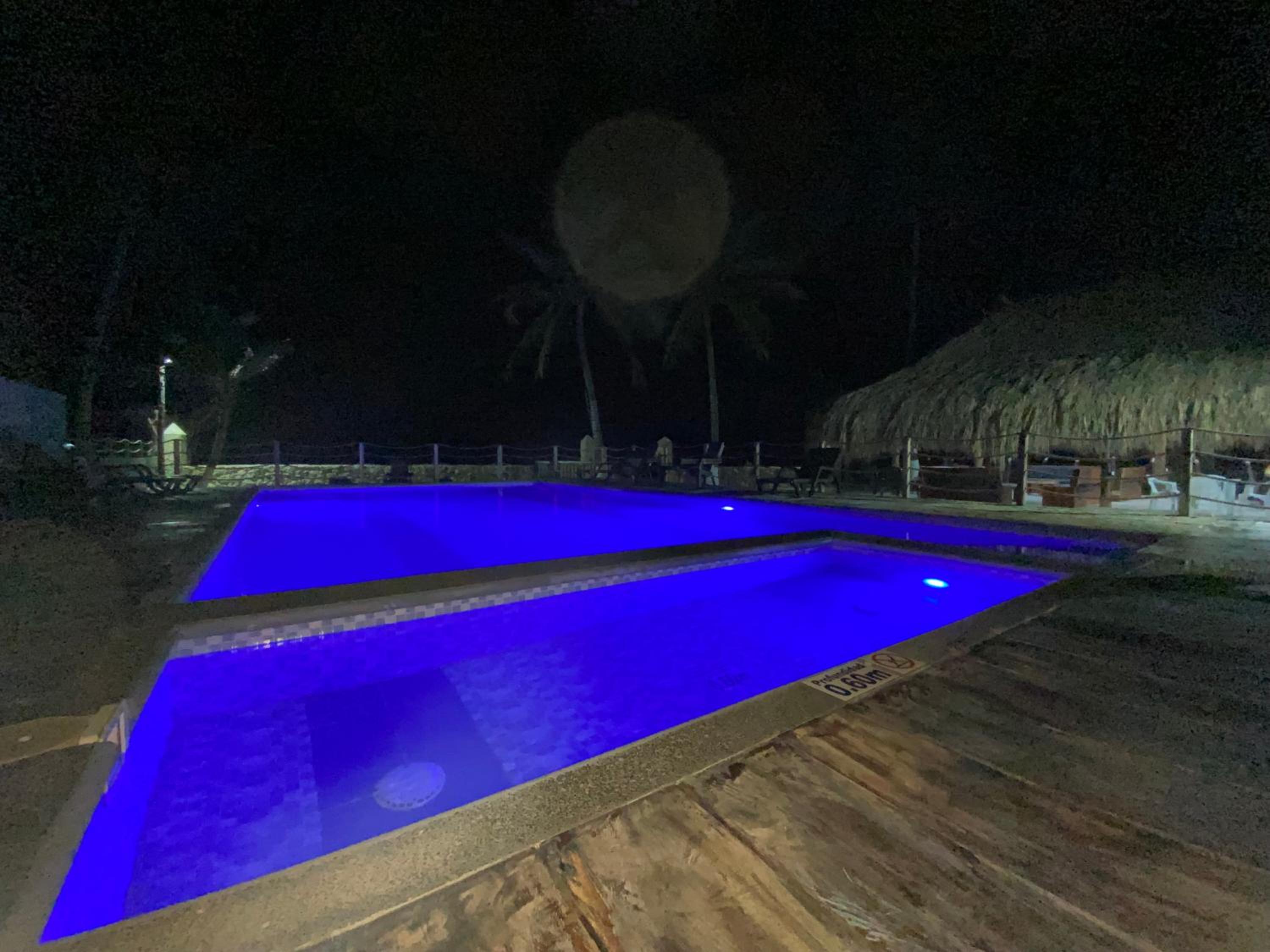 Apartamento en condominio con vista al mar