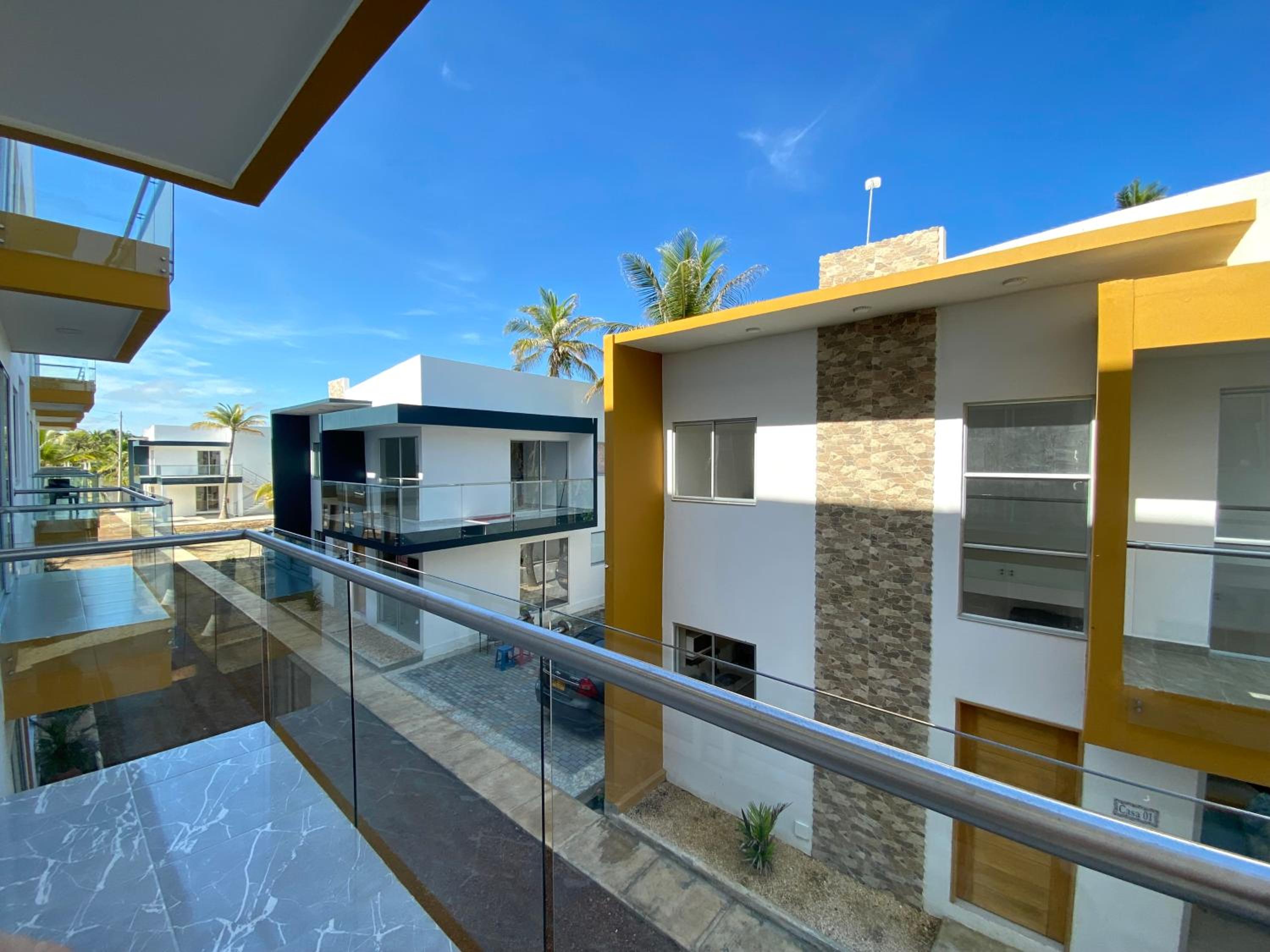 Apartamento en condominio con vista al mar