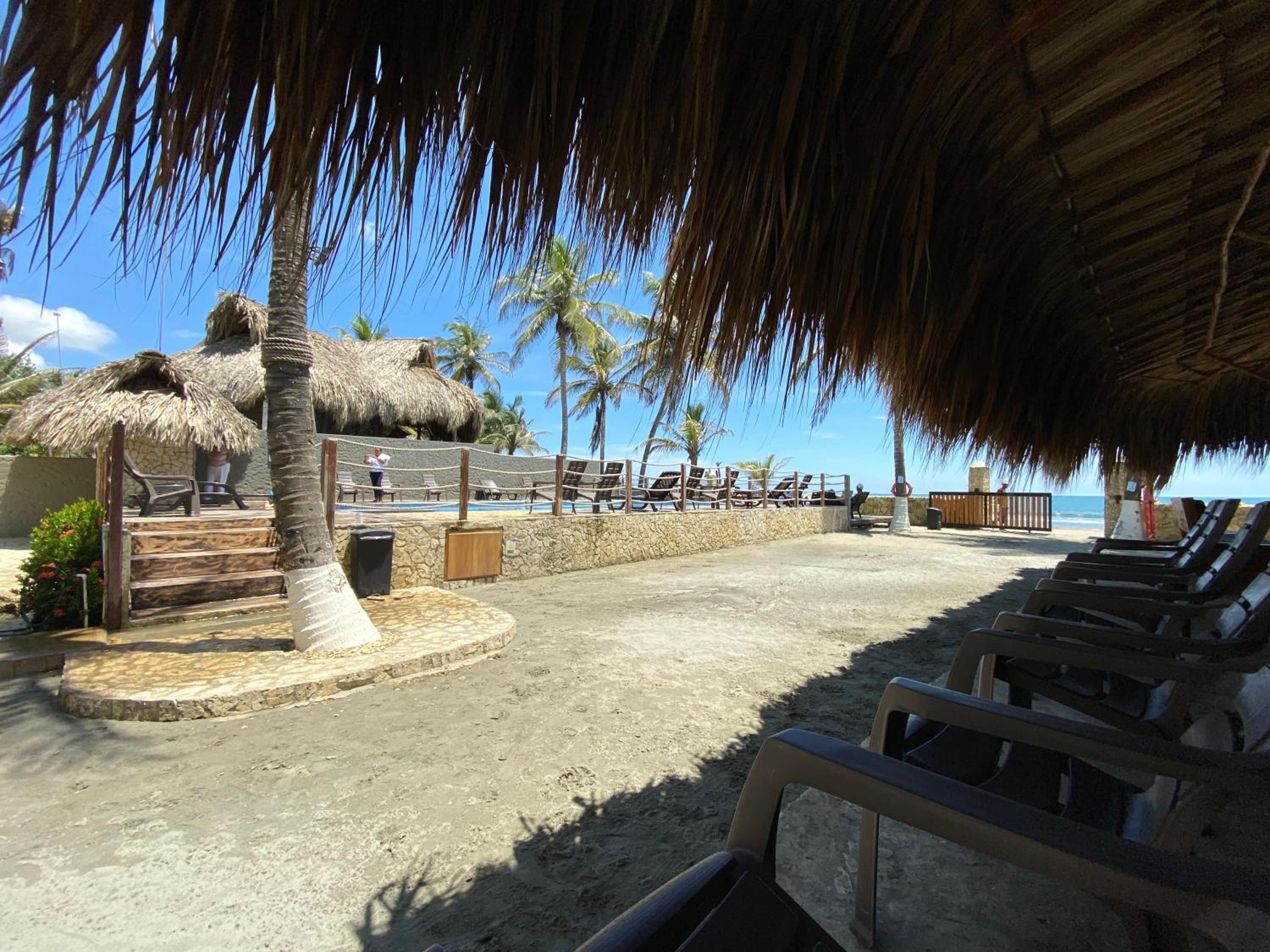Apartamento en condominio con vista al mar
